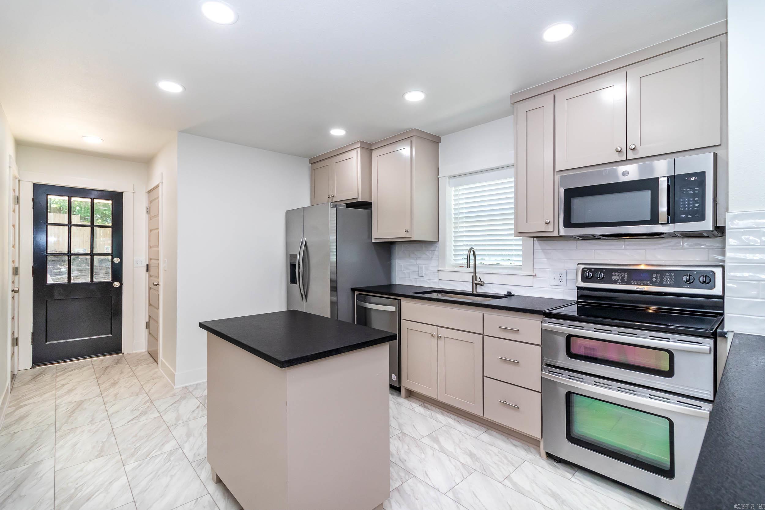 394 N Fletcher  Fayetteville, AR