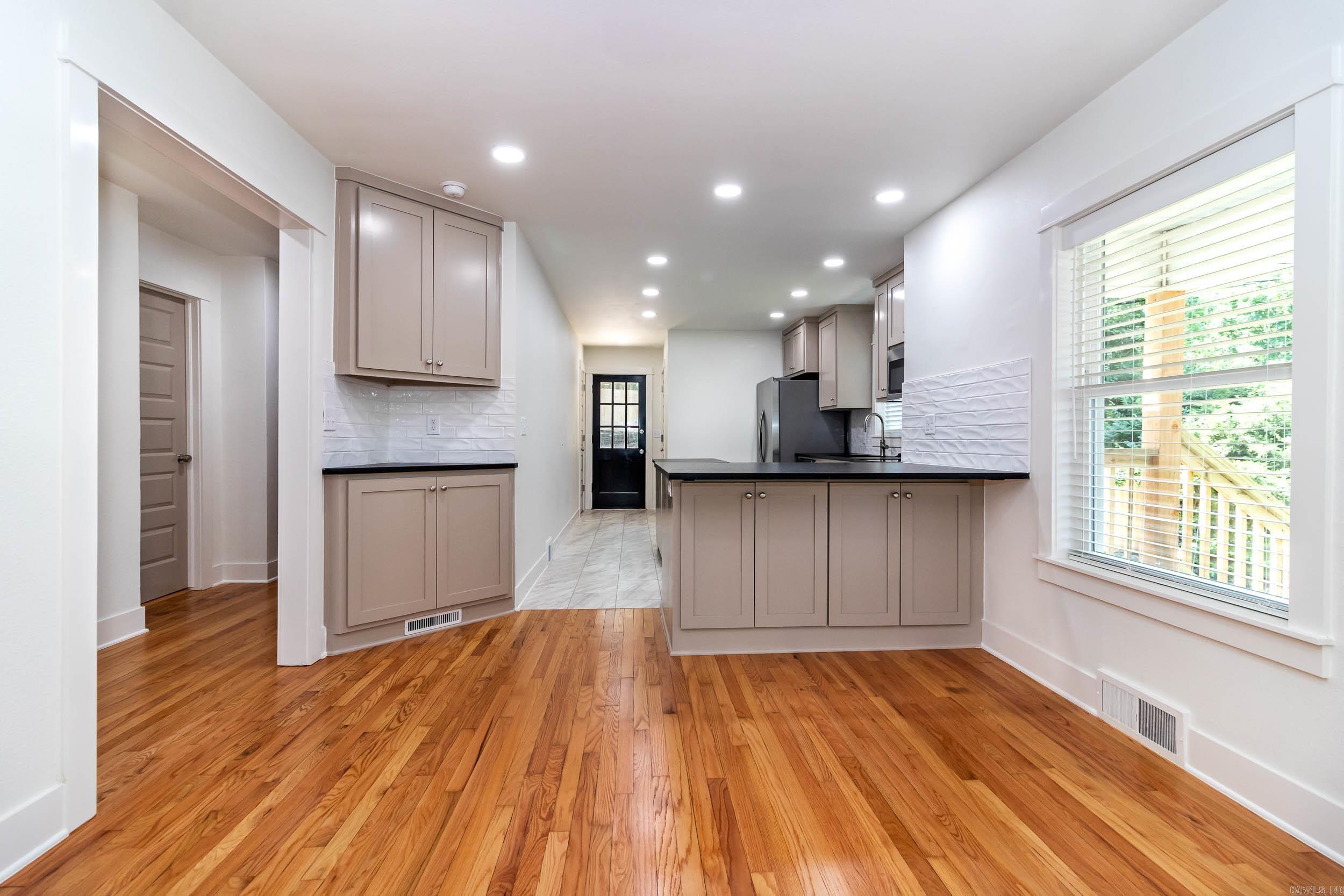 394 N Fletcher  Fayetteville, AR