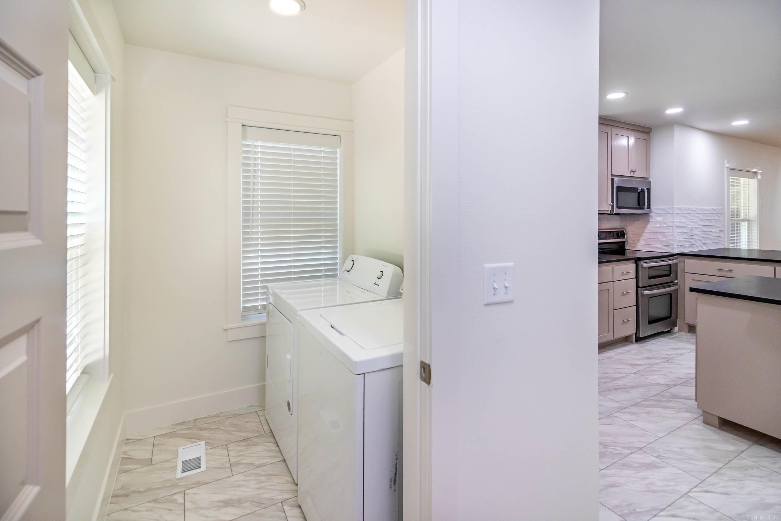 394 N Fletcher  Fayetteville, AR