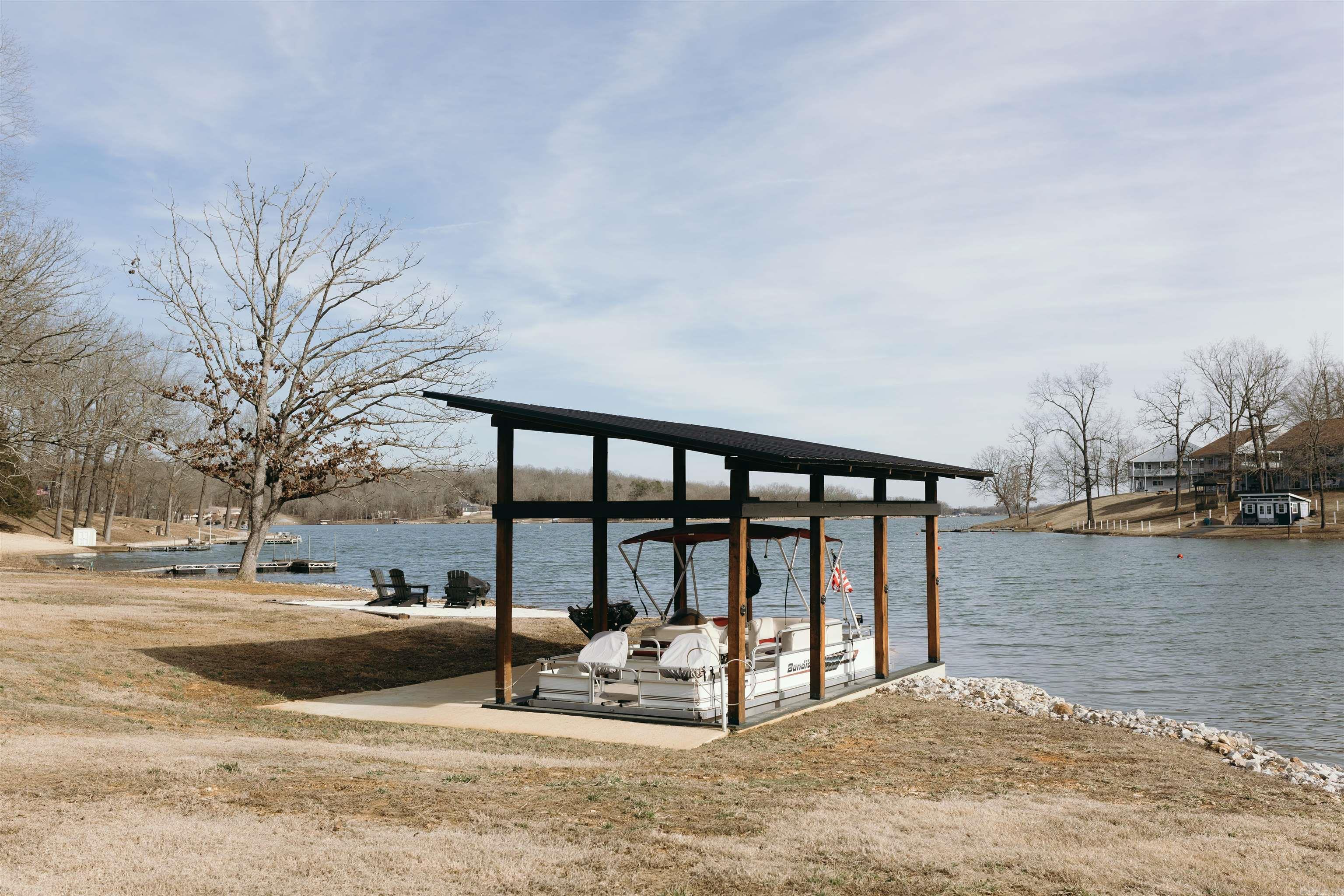 101  Emerald  Horseshoe Bend, AR