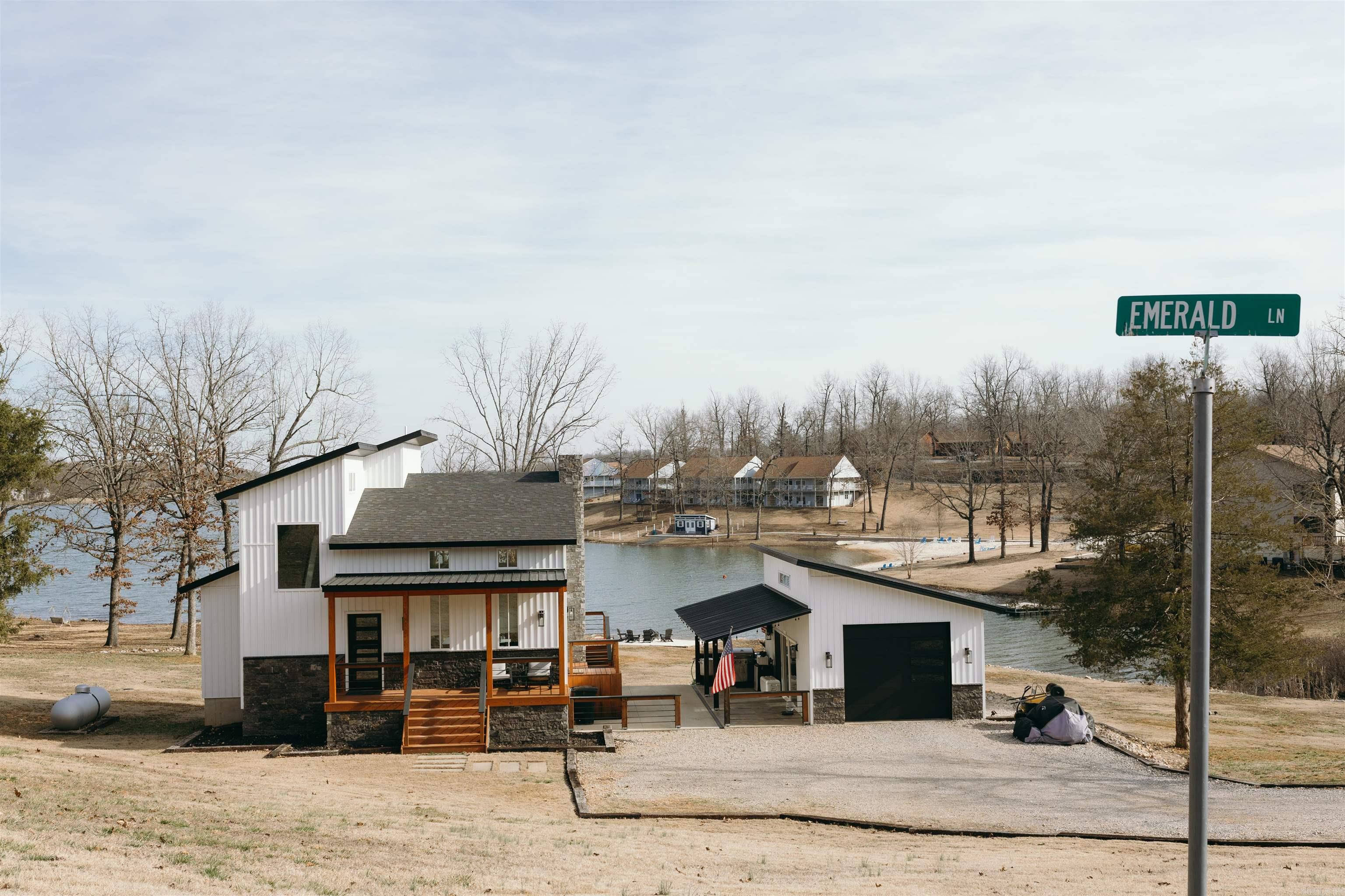 101  Emerald  Horseshoe Bend, AR