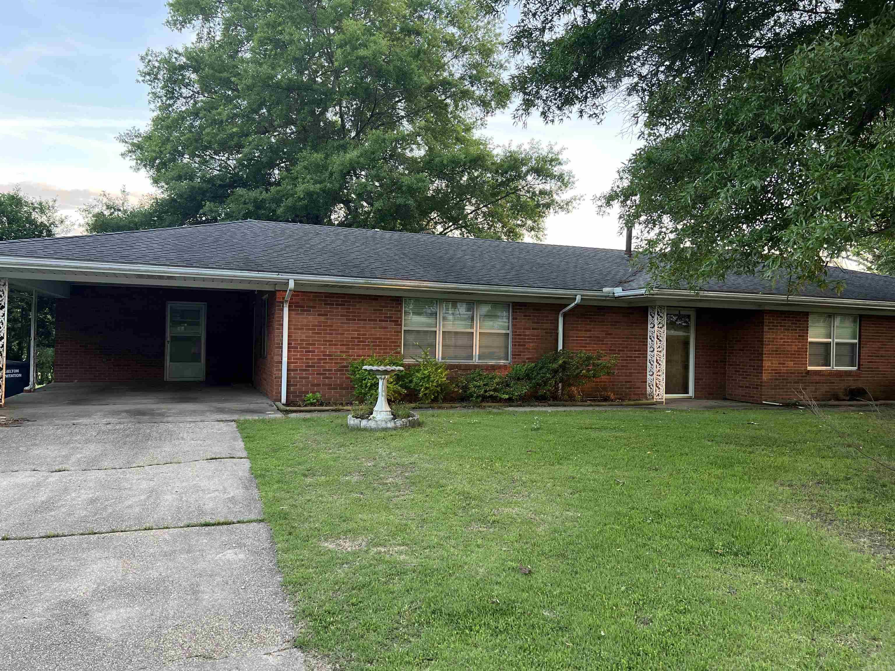 1120 W North St  Piggott, AR
