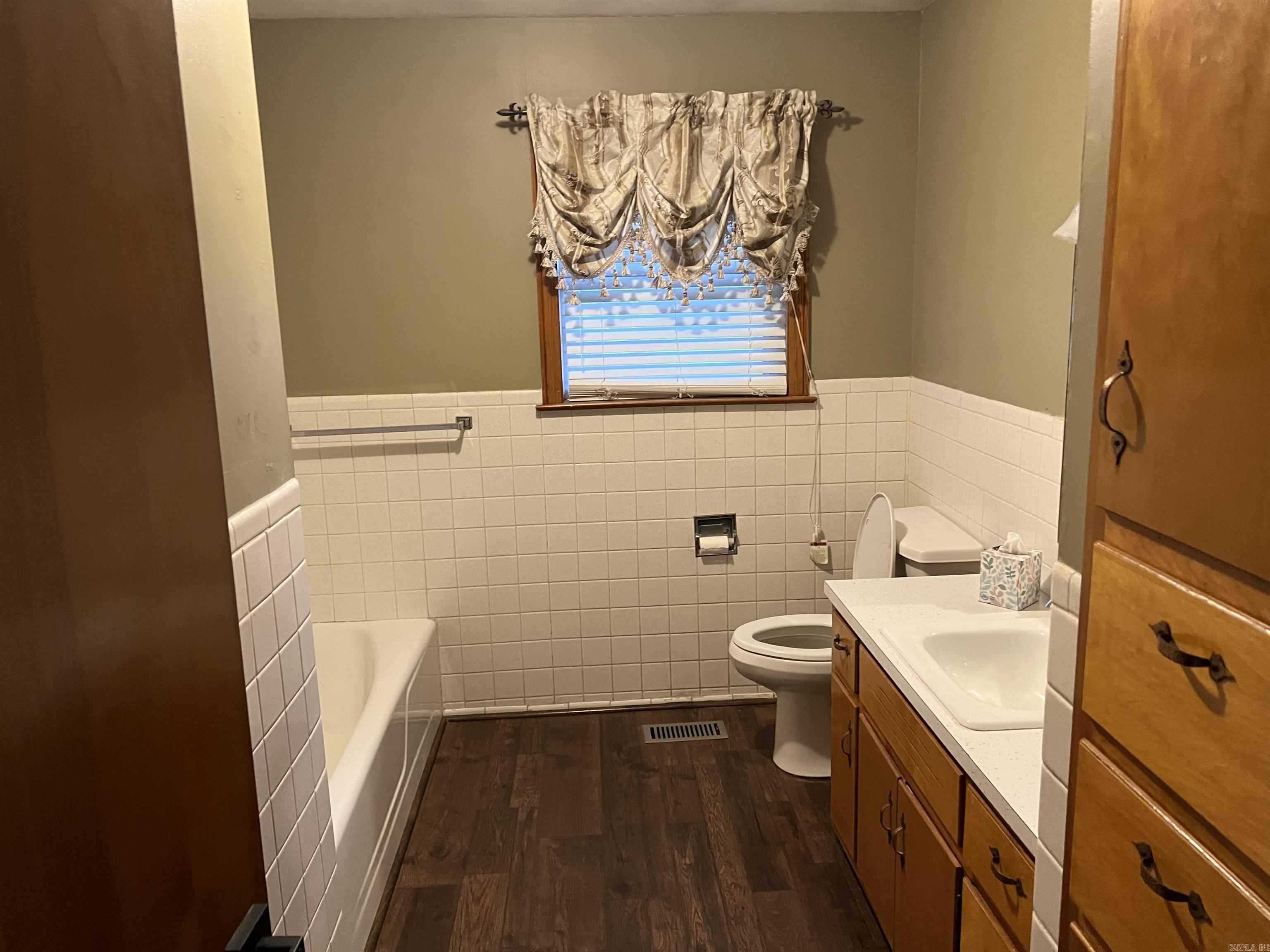 1120 W North St  Piggott, AR