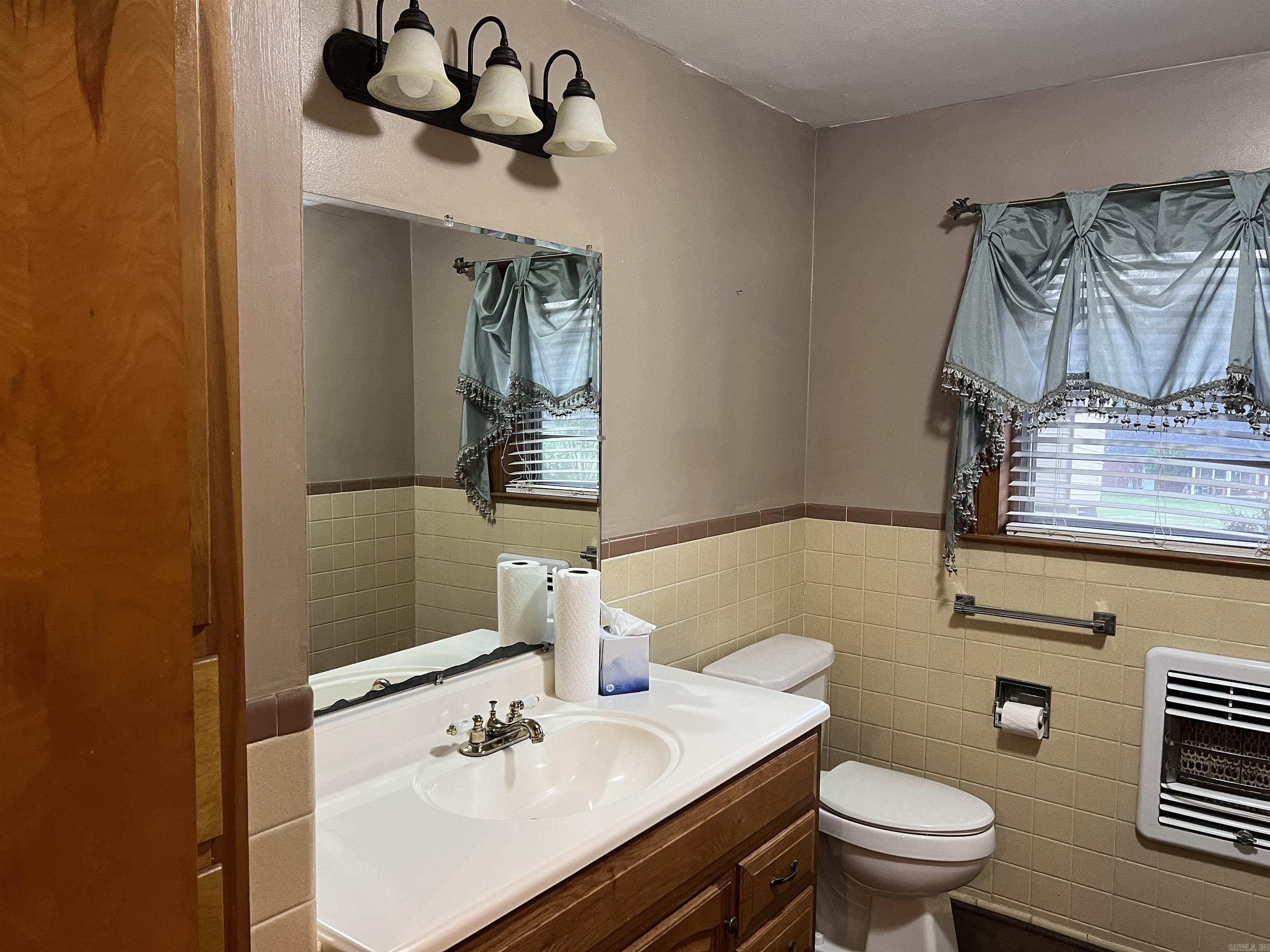 1120 W North St  Piggott, AR