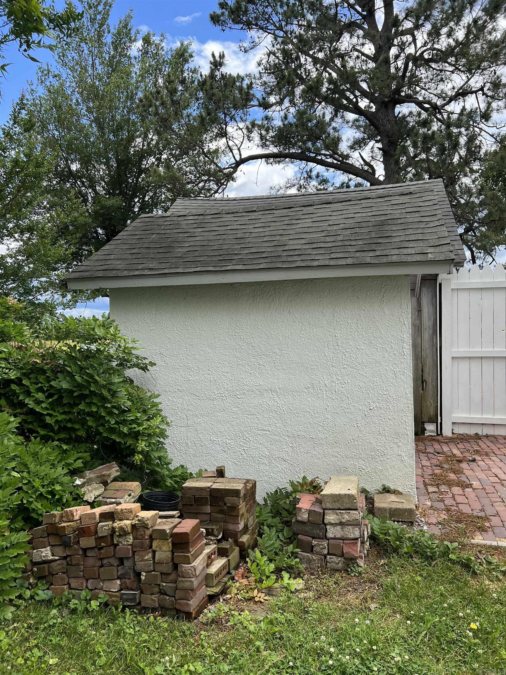 1577 W Main St  Piggott, AR