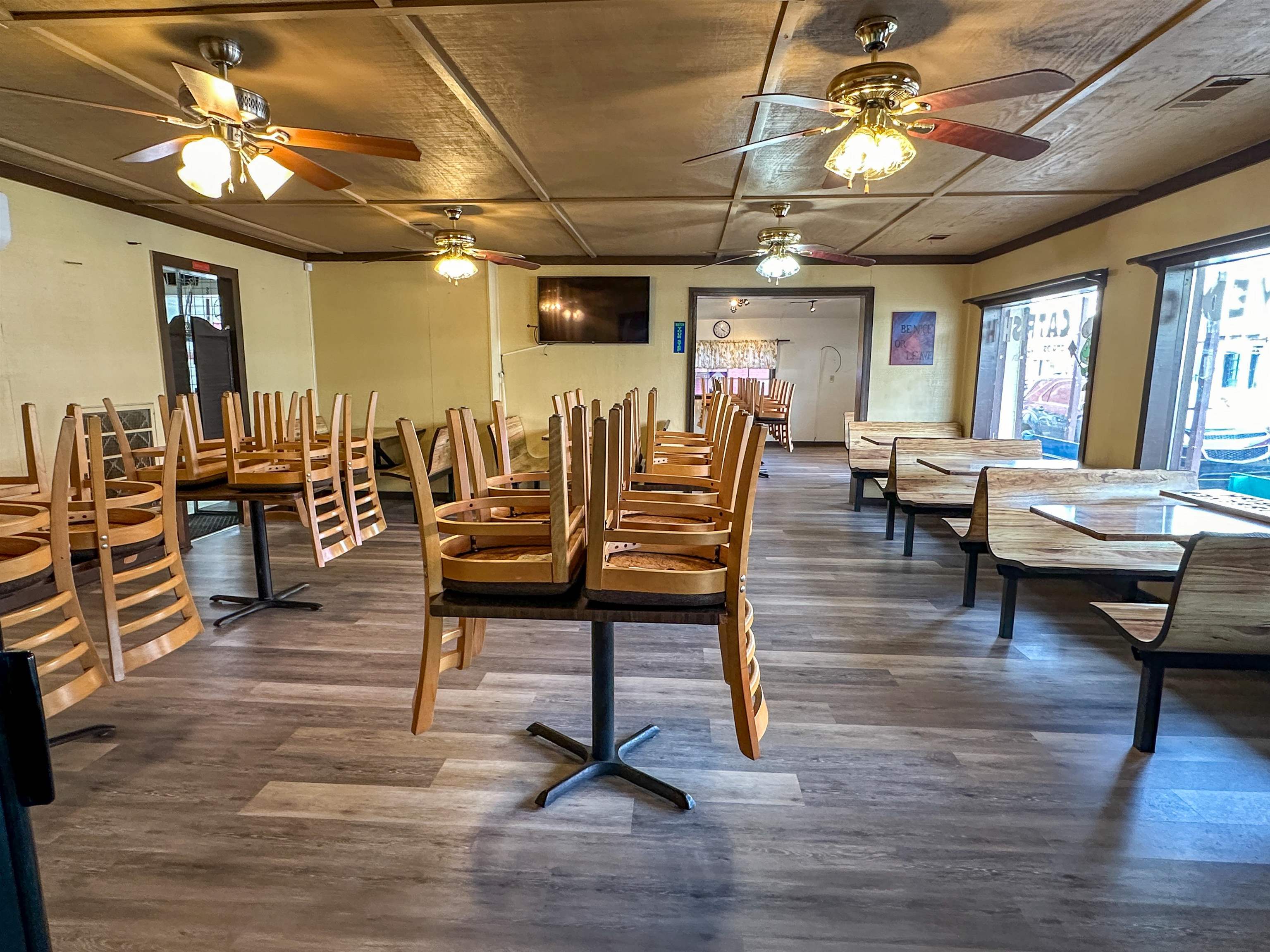 107 E Main  Hardy, AR