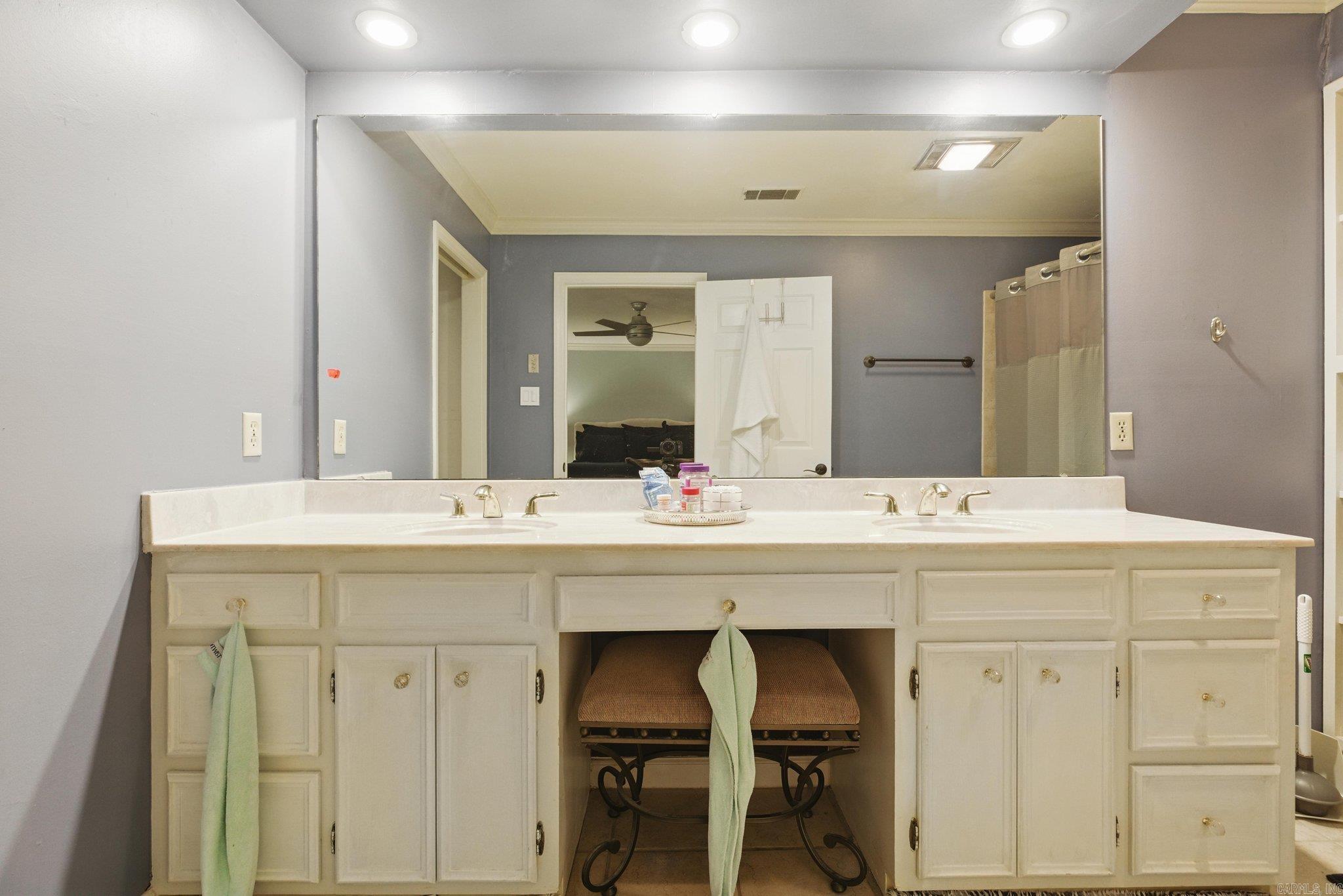 13708  Abinger  Little Rock, AR