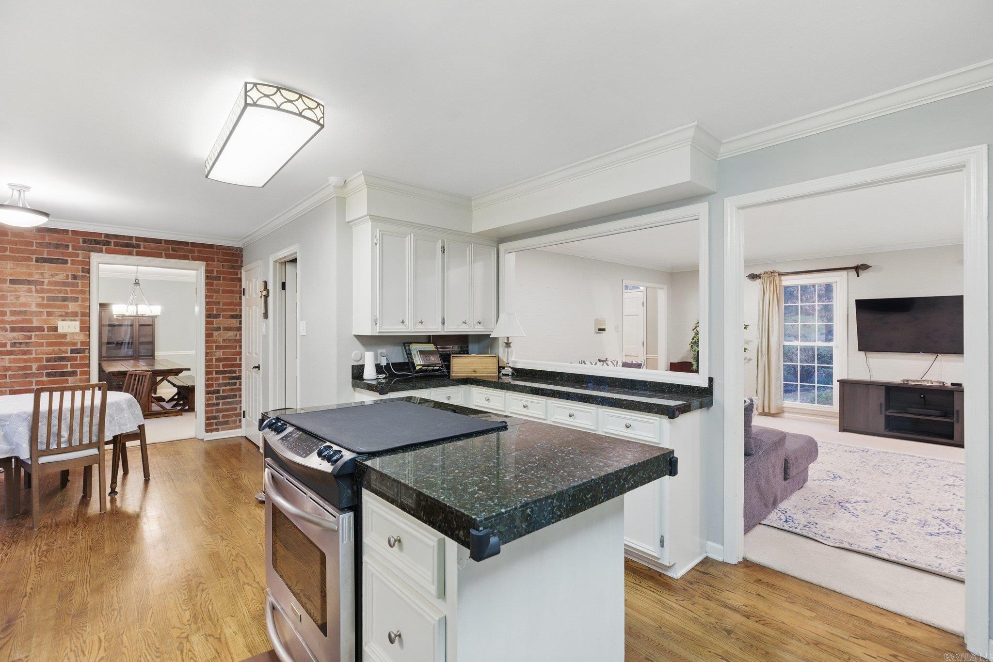 13708  Abinger  Little Rock, AR
