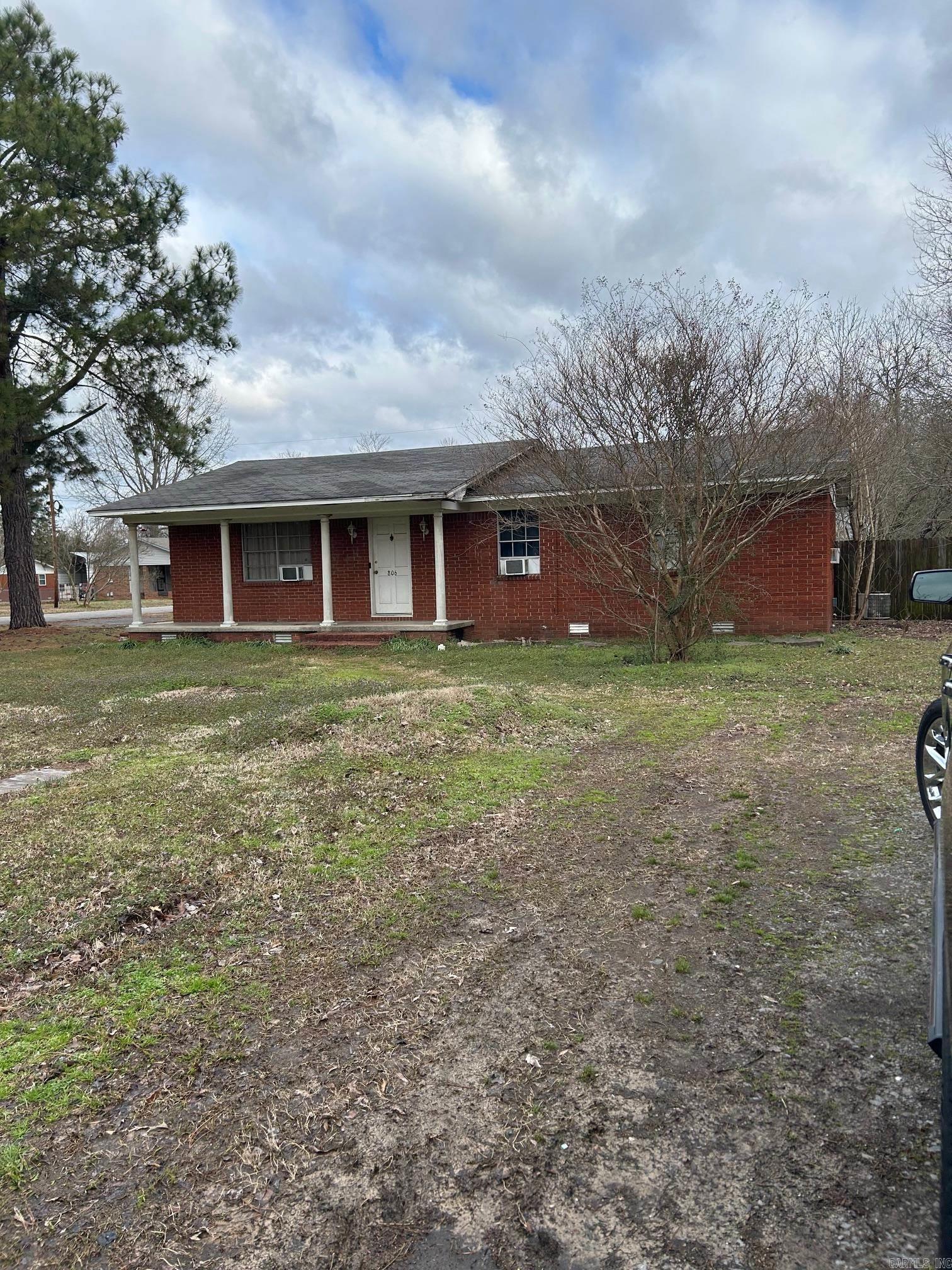 806 W College  Beebe, AR