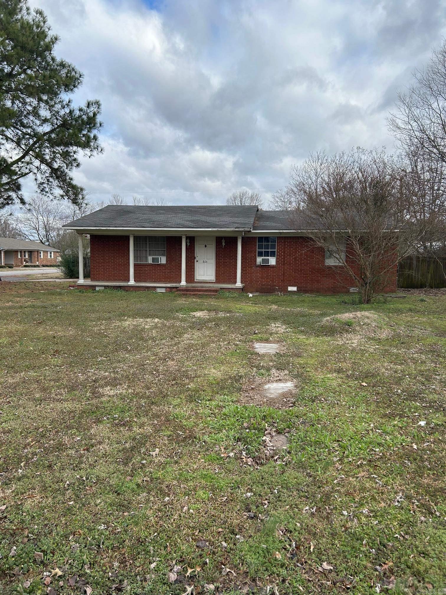 806 W College  Beebe, AR