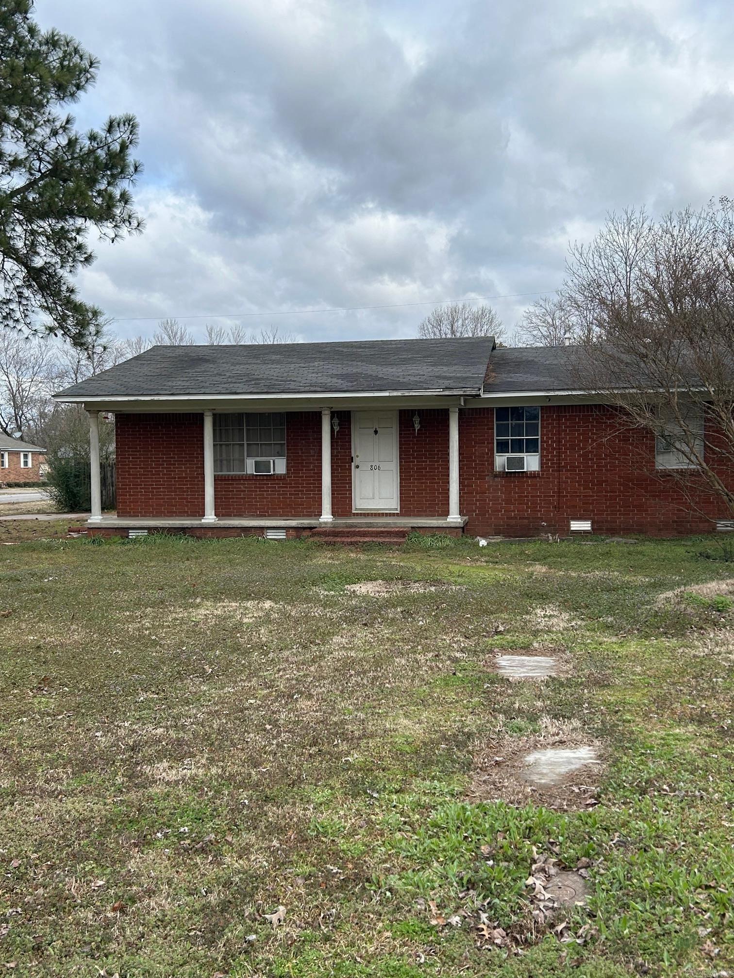 806 W College  Beebe, AR