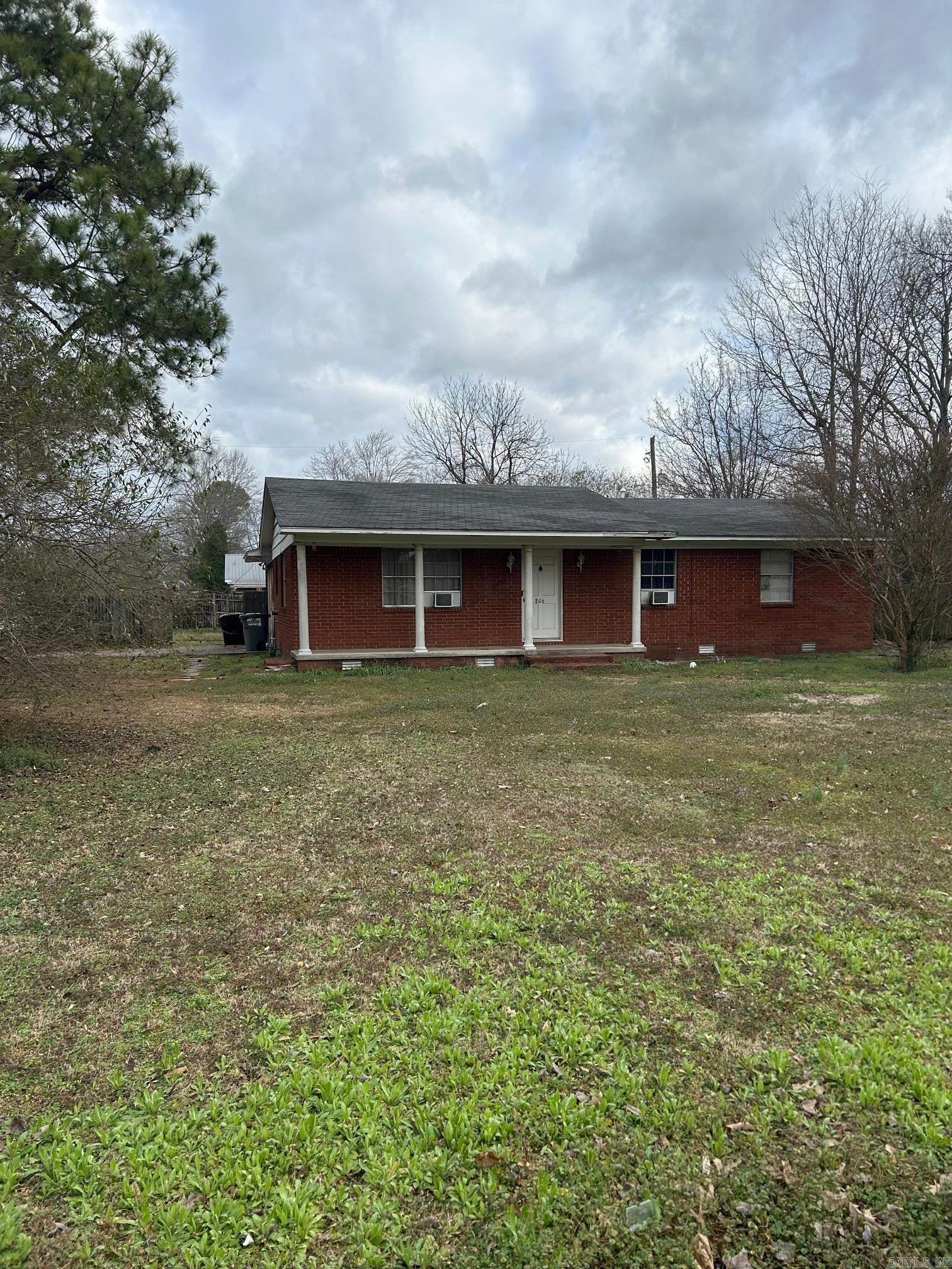 806 W College  Beebe, AR