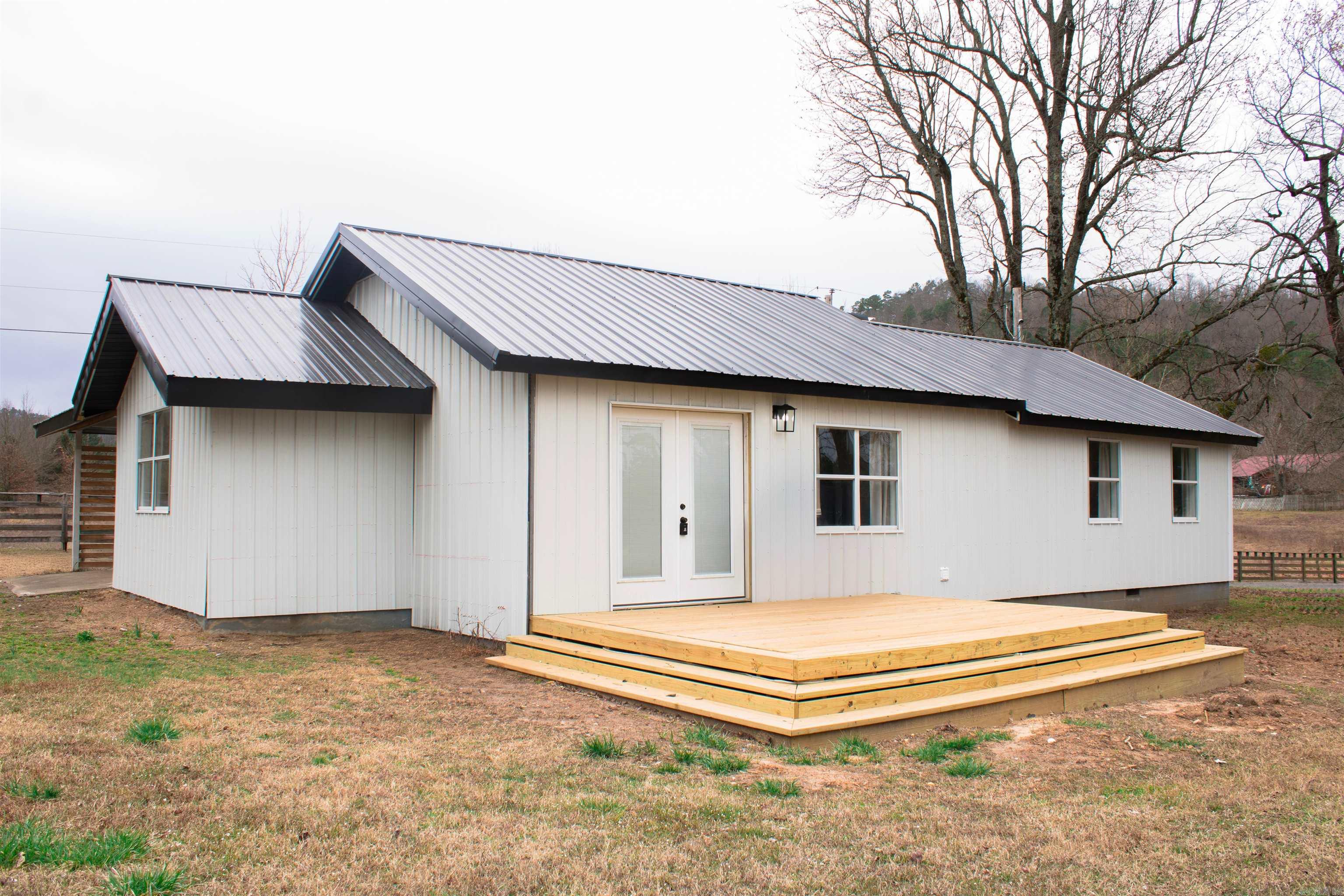 3204  Polk rd 44  Mena, AR