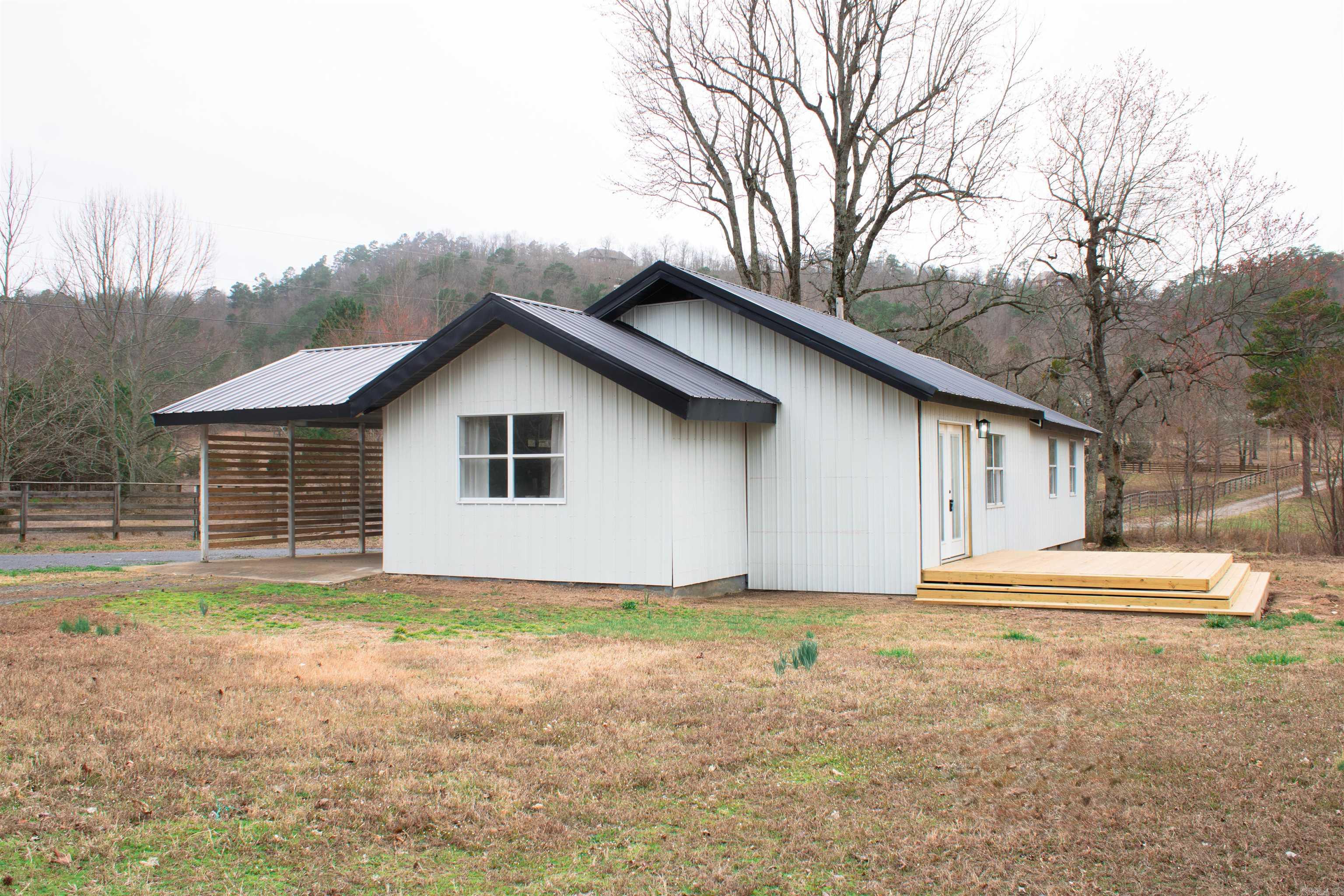 3204  Polk rd 44  Mena, AR