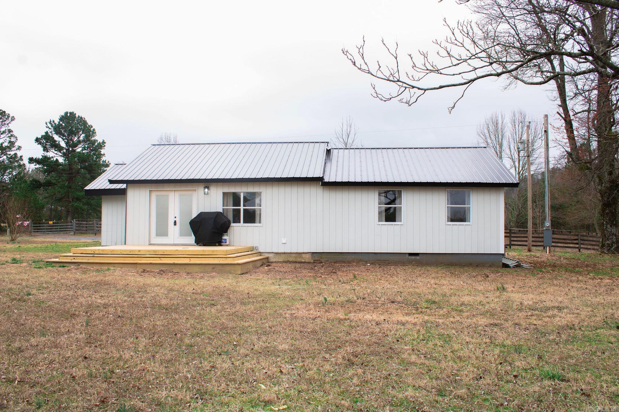 3204  Polk rd 44  Mena, AR