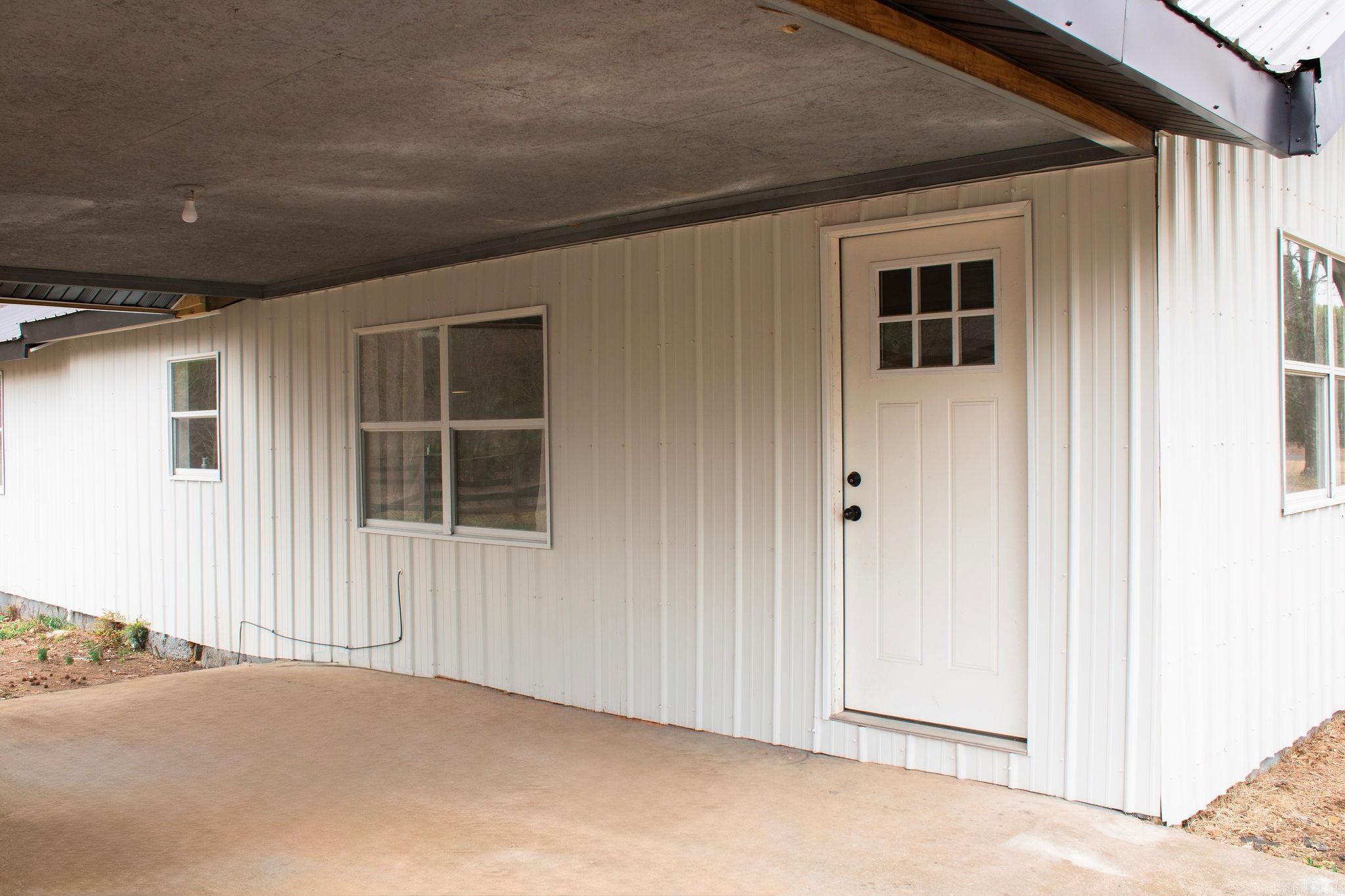 3204  Polk rd 44  Mena, AR