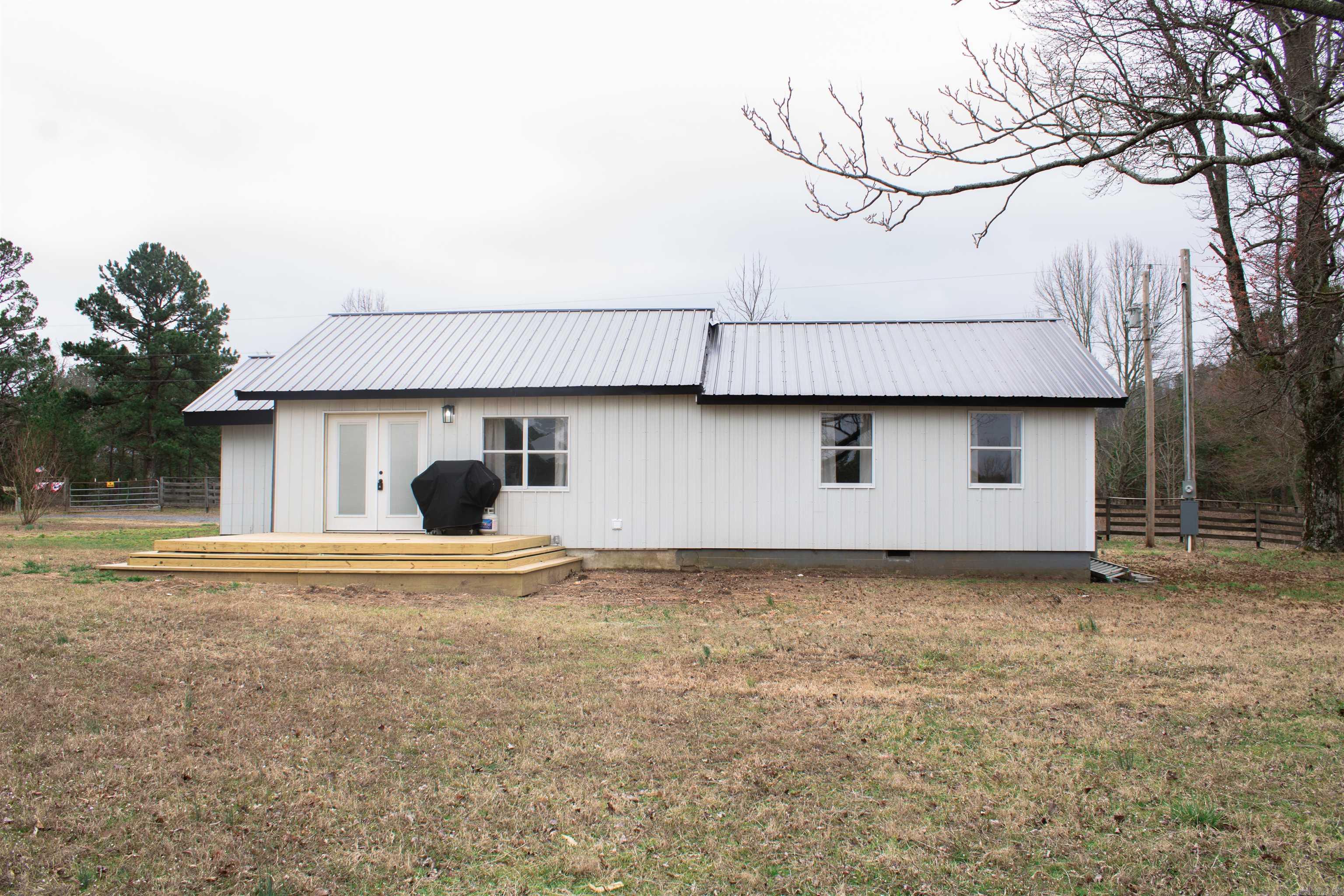 3204  Polk rd 44  Mena, AR
