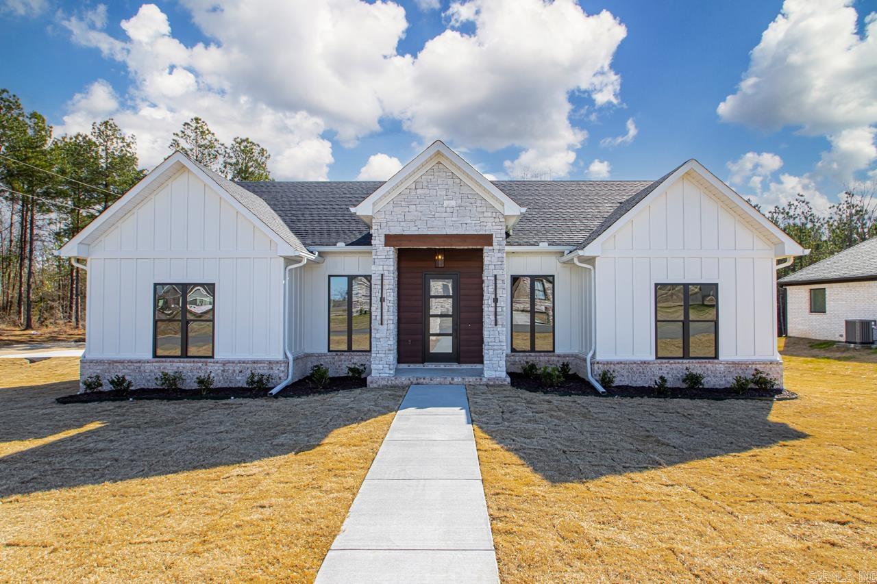 99 Lynndi Lane Sheridan, AR 72150