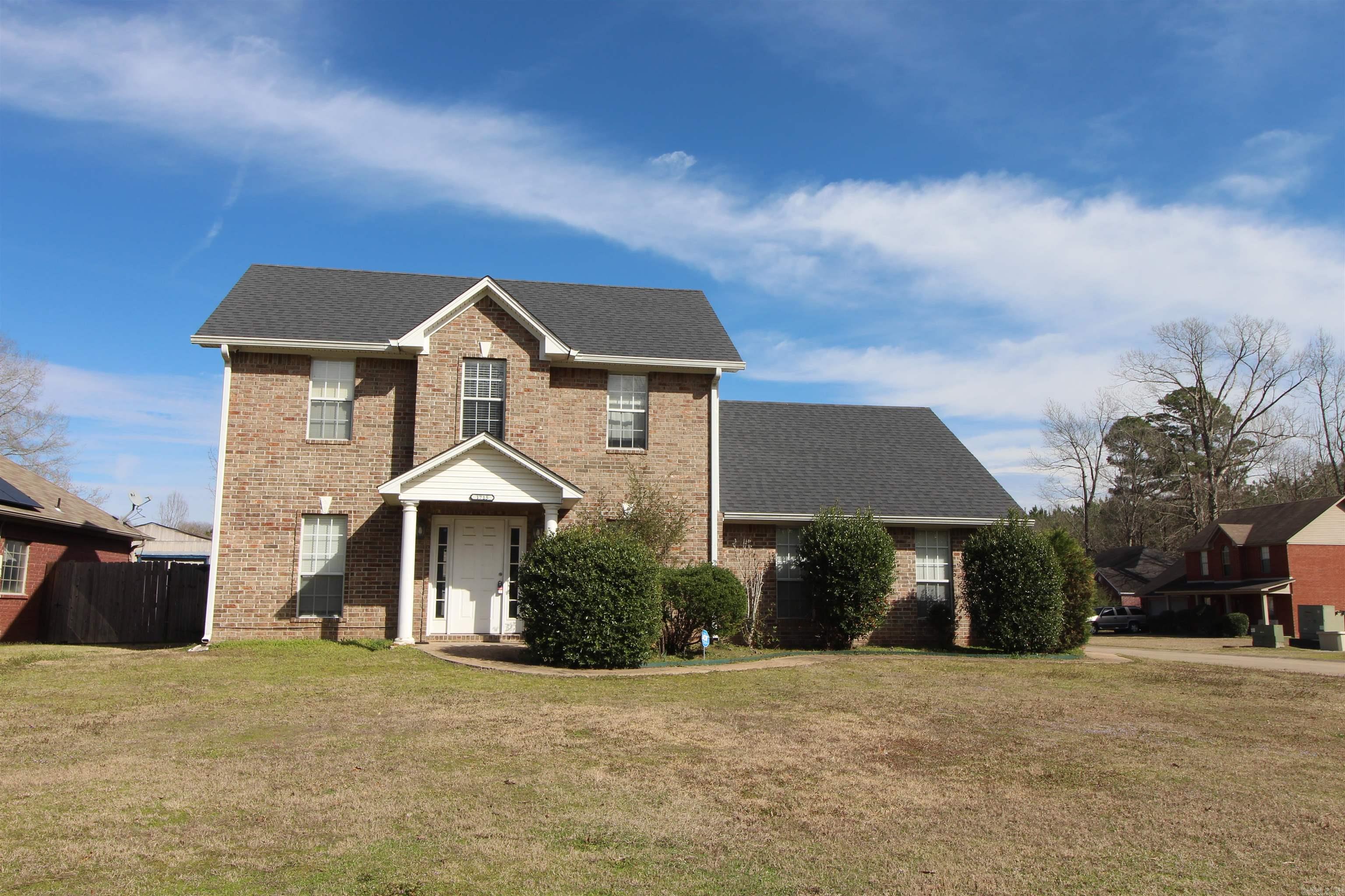 1715  Pleasant Pointe  Bryant, AR