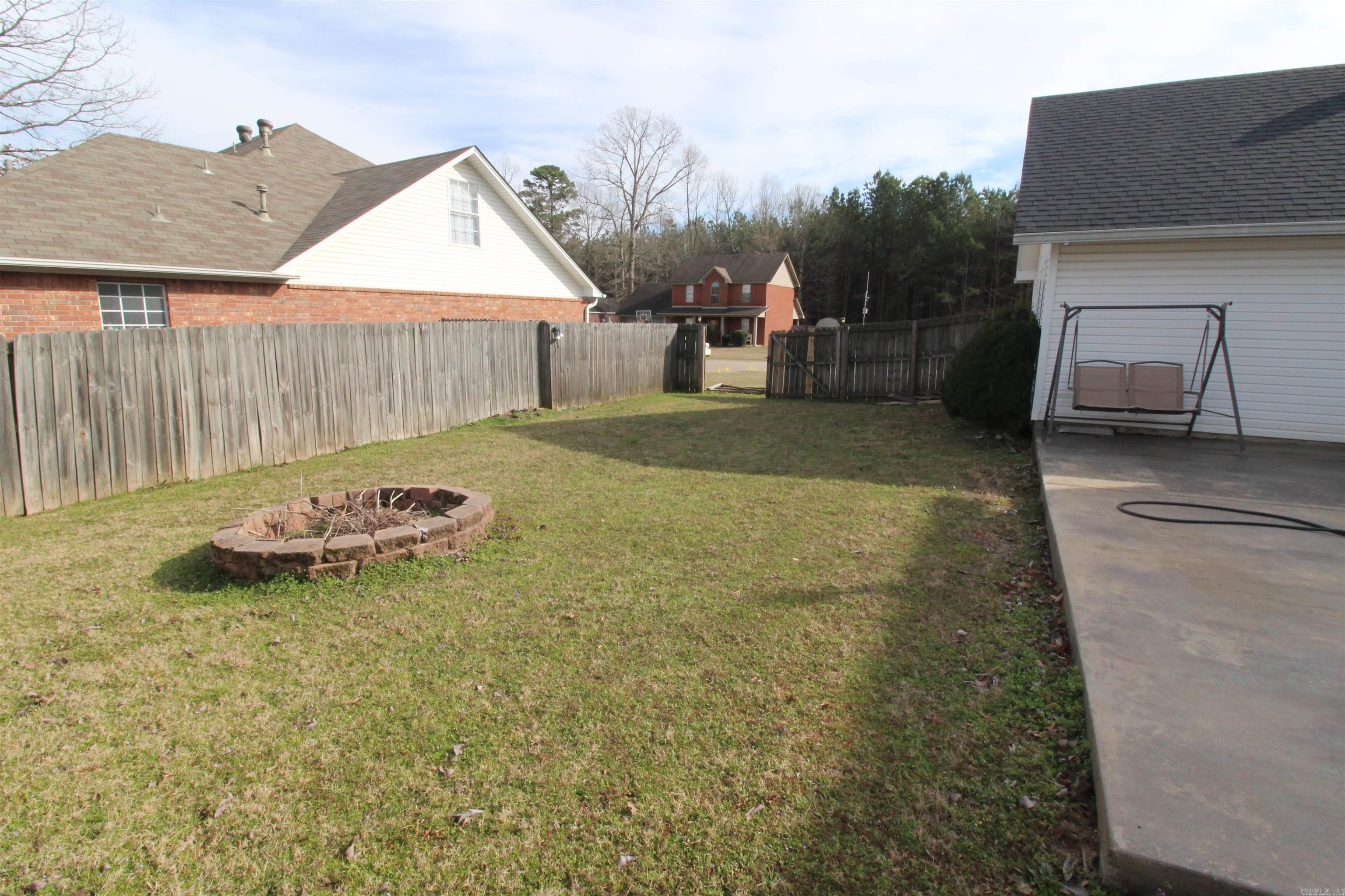 1715  Pleasant Pointe  Bryant, AR