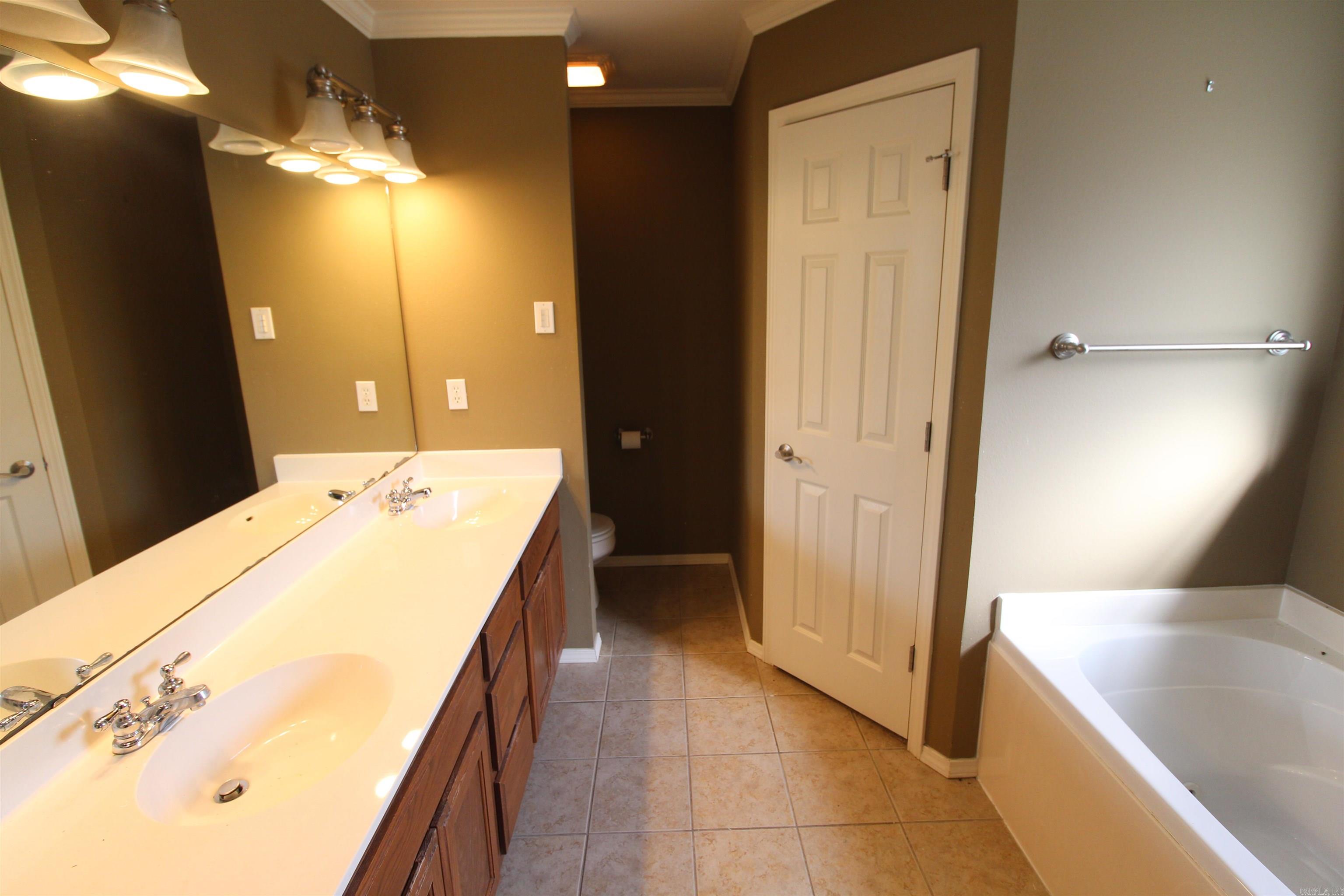 1715  Pleasant Pointe  Bryant, AR