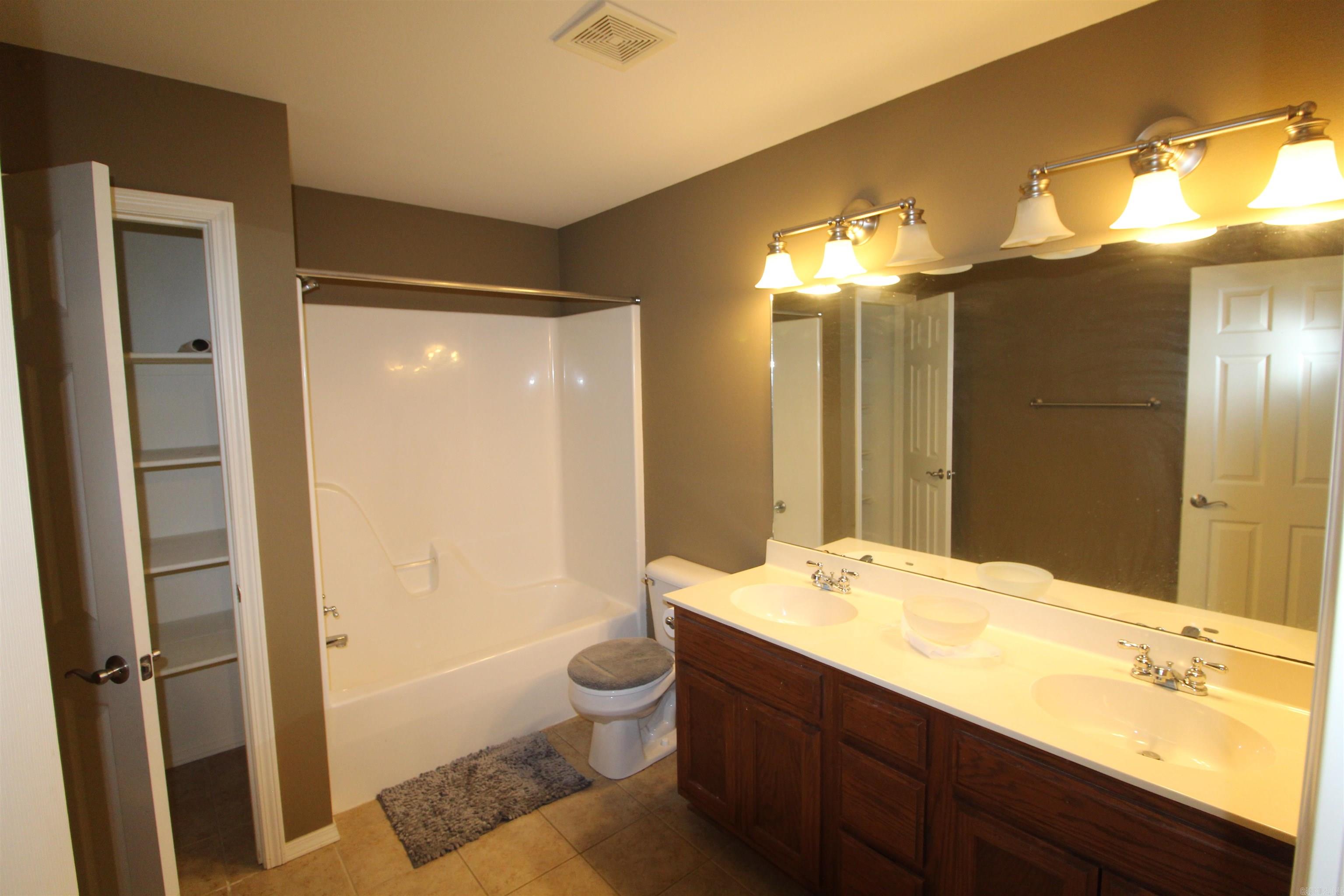 1715  Pleasant Pointe  Bryant, AR