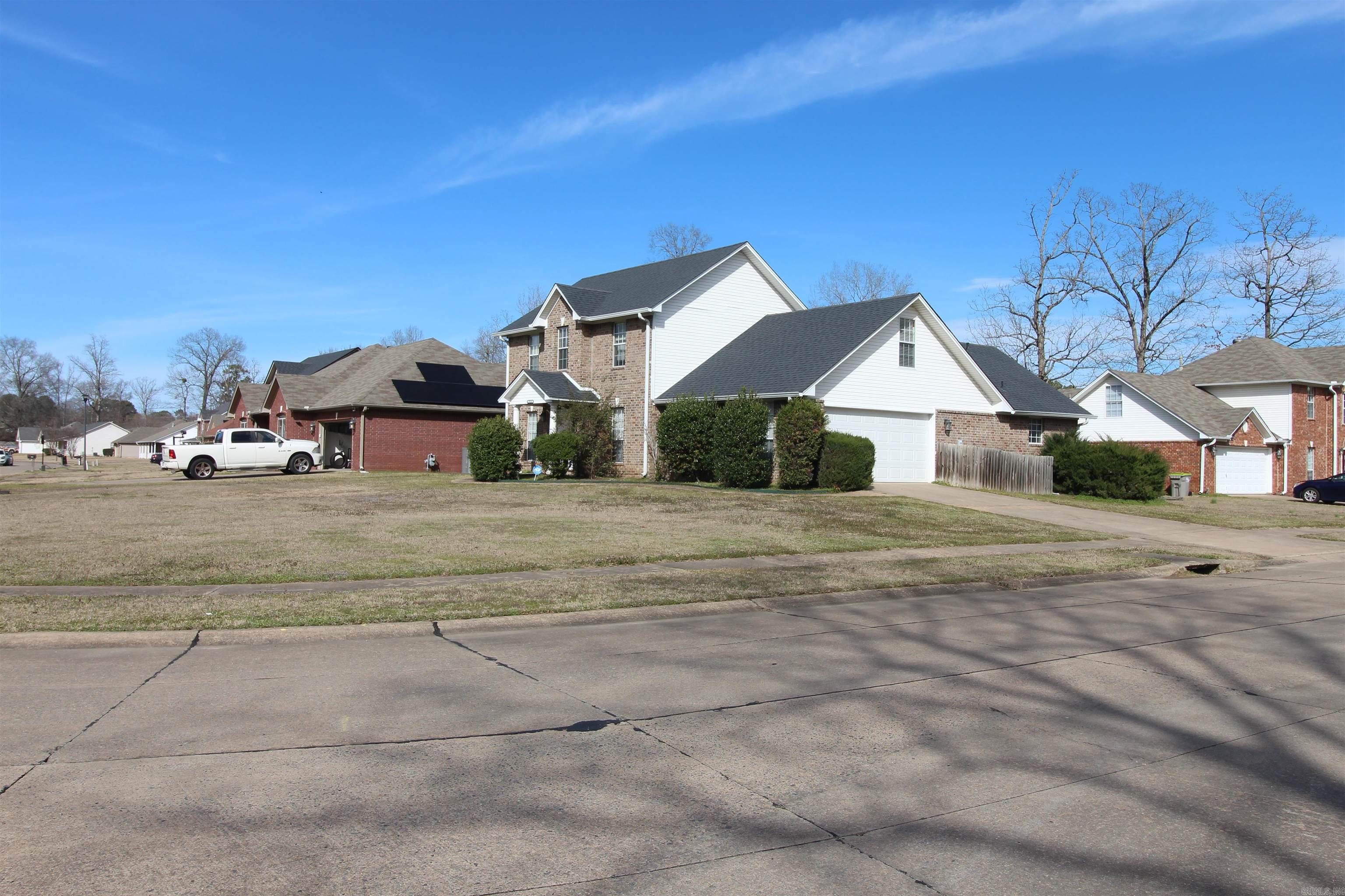 1715  Pleasant Pointe  Bryant, AR