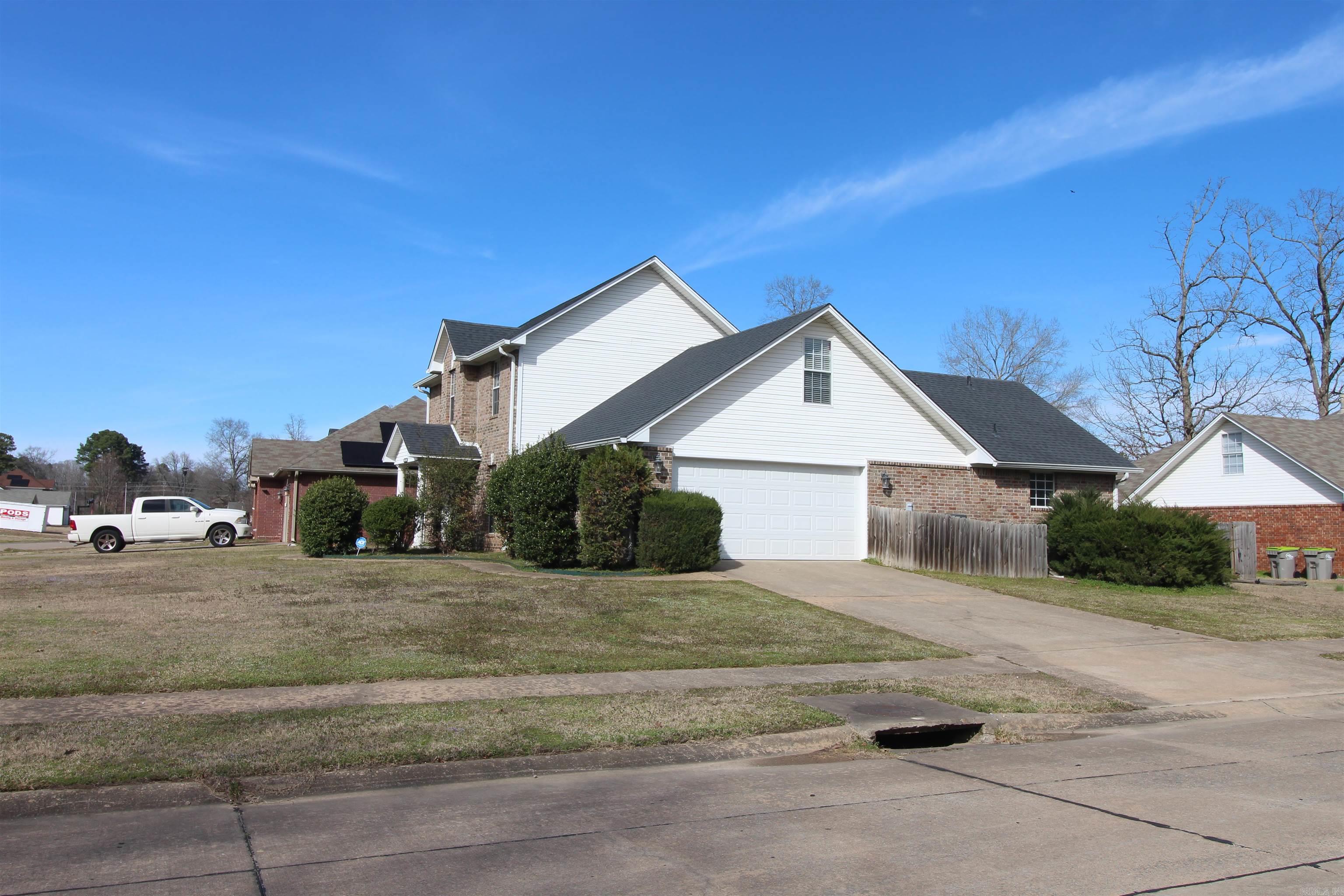 1715  Pleasant Pointe  Bryant, AR