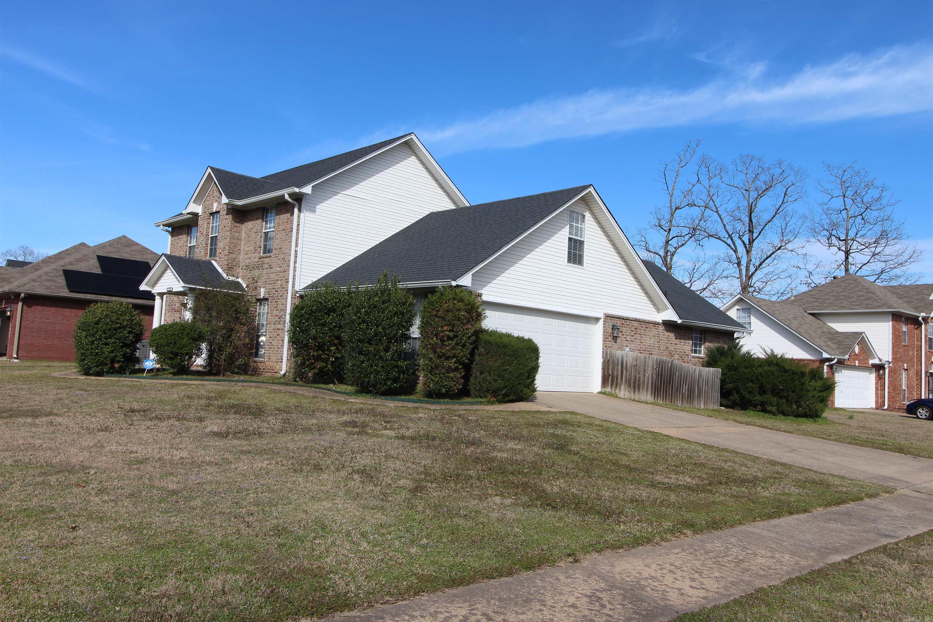 1715  Pleasant Pointe  Bryant, AR