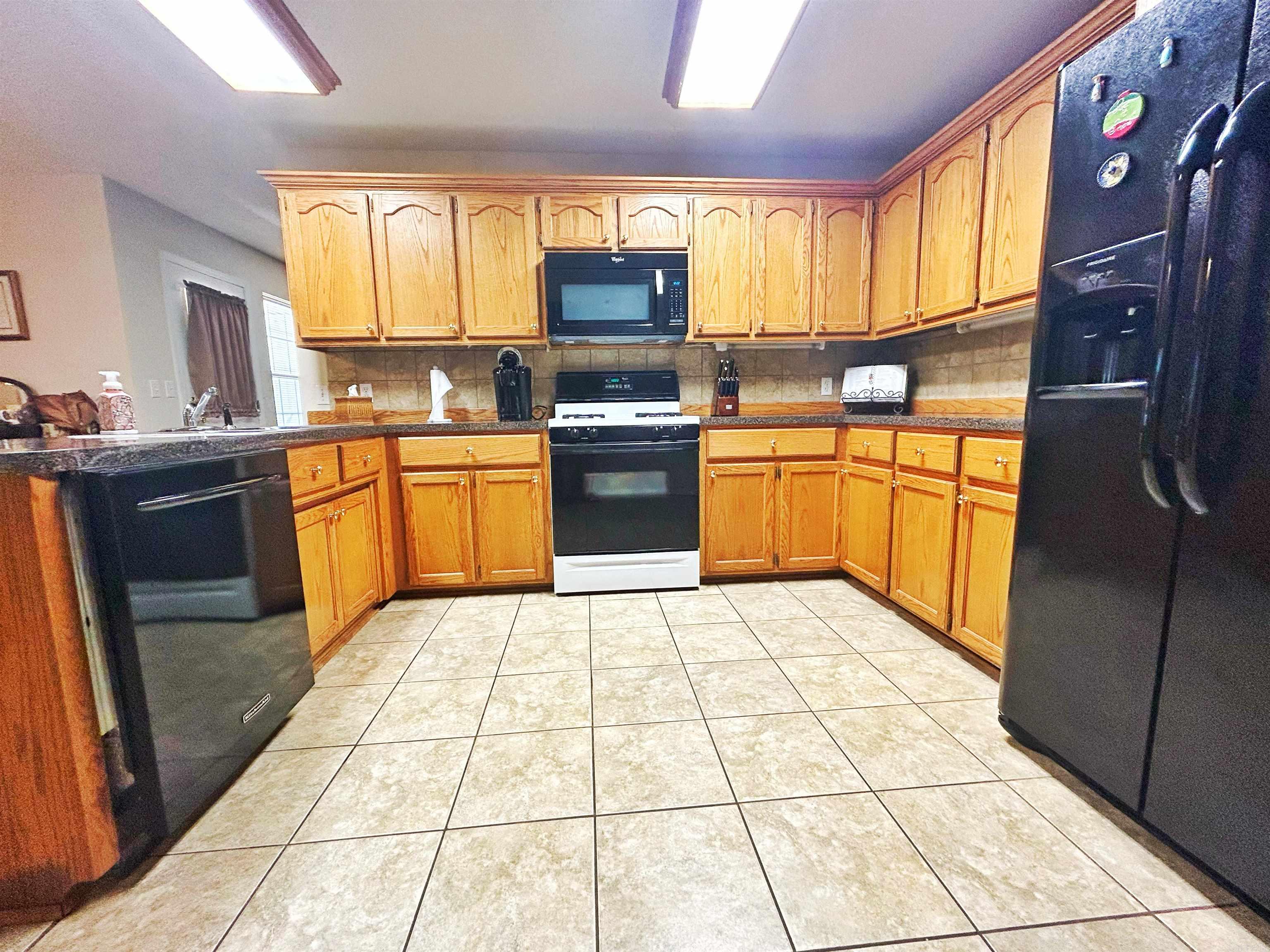 212  Cherokee Ln  Clarksville, AR