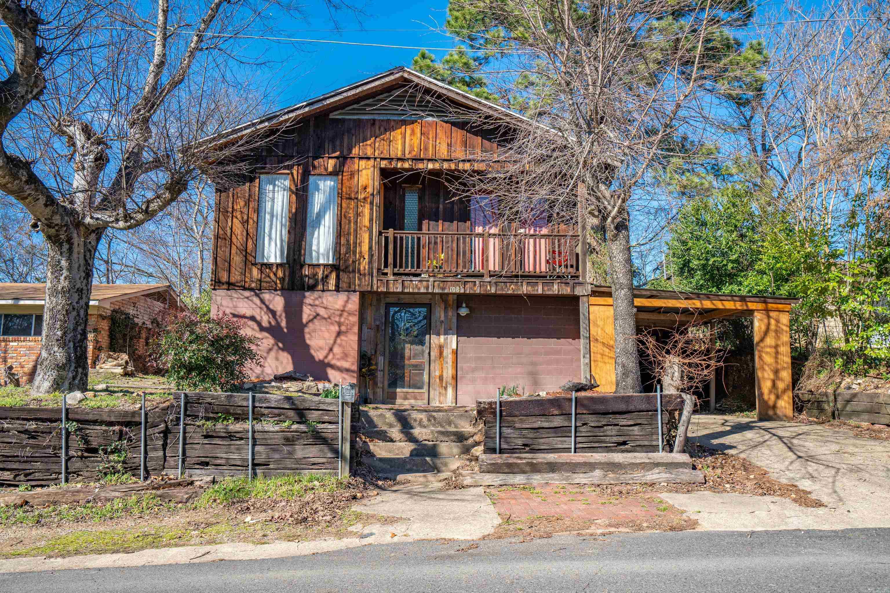 108  Helen  Hot Springs, AR
