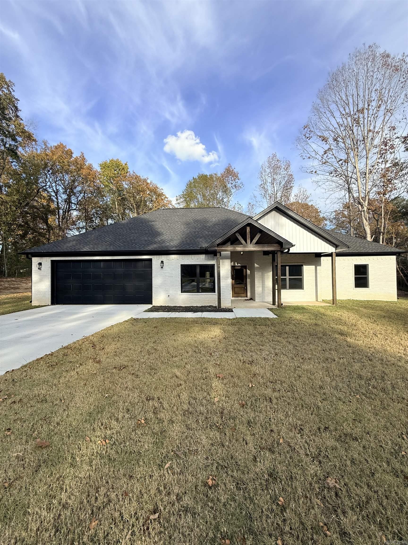 21364 Ashland  Hensley, AR