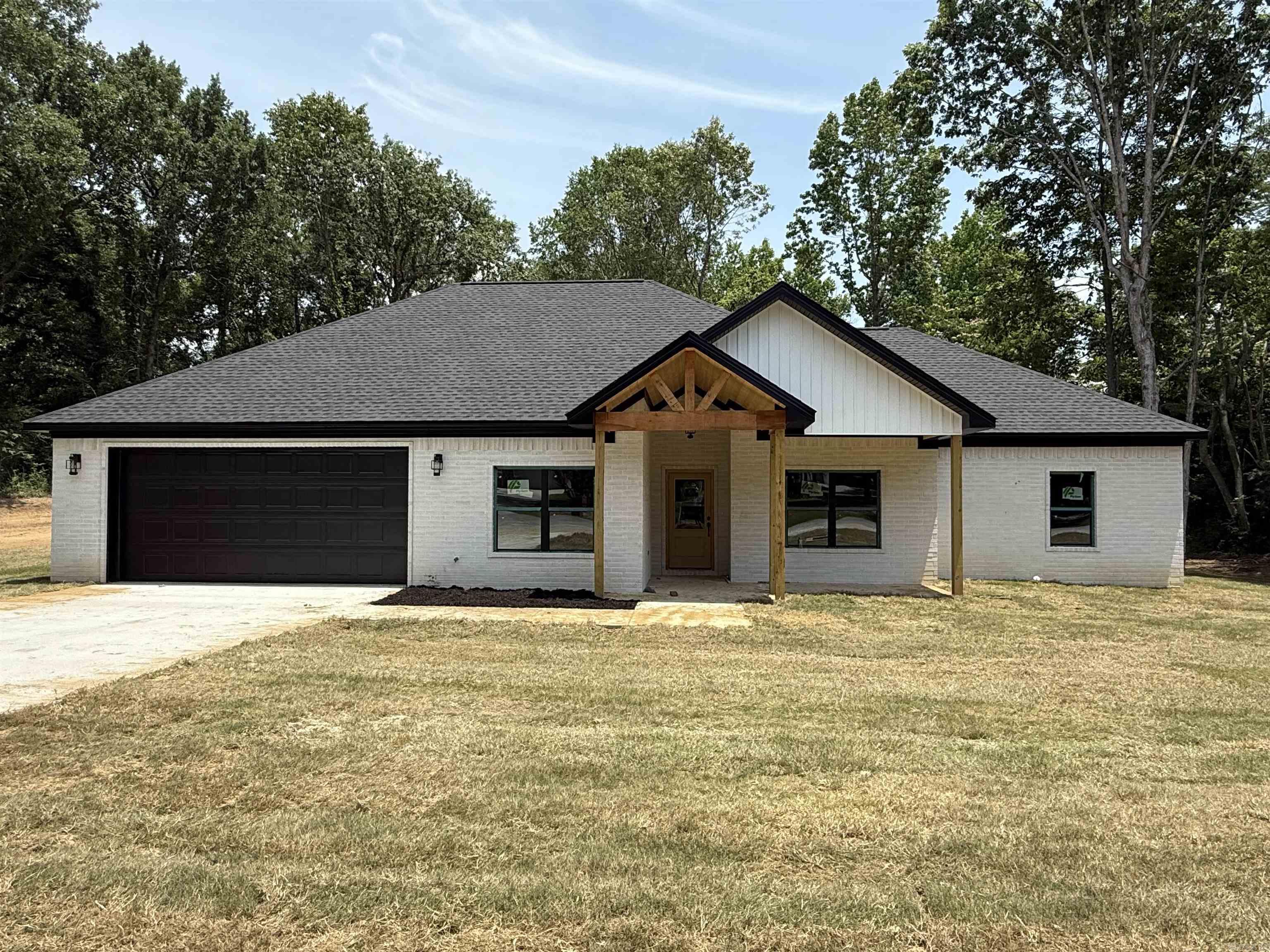 21364 Ashland  Hensley, AR