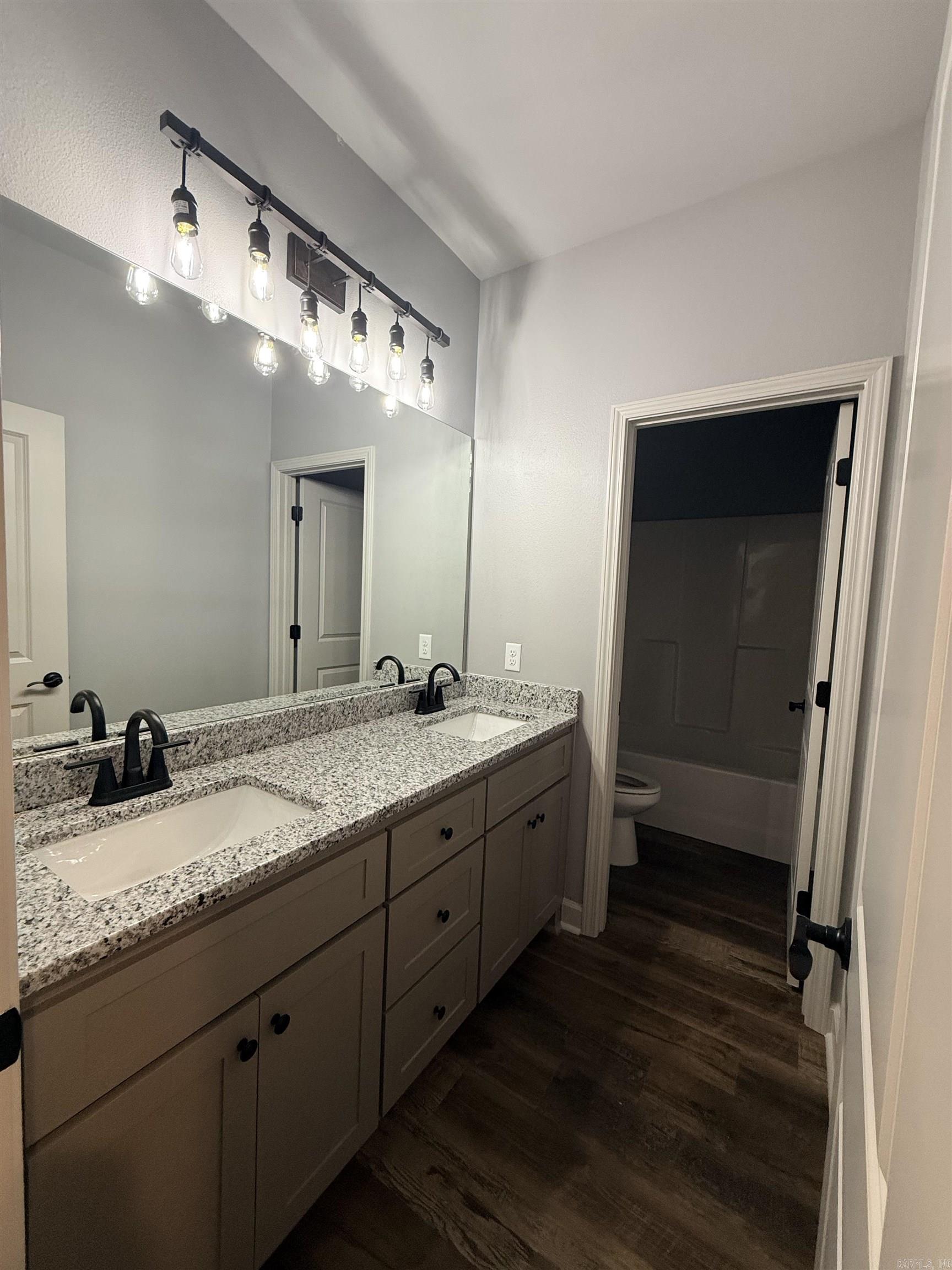 21364 Ashland  Hensley, AR