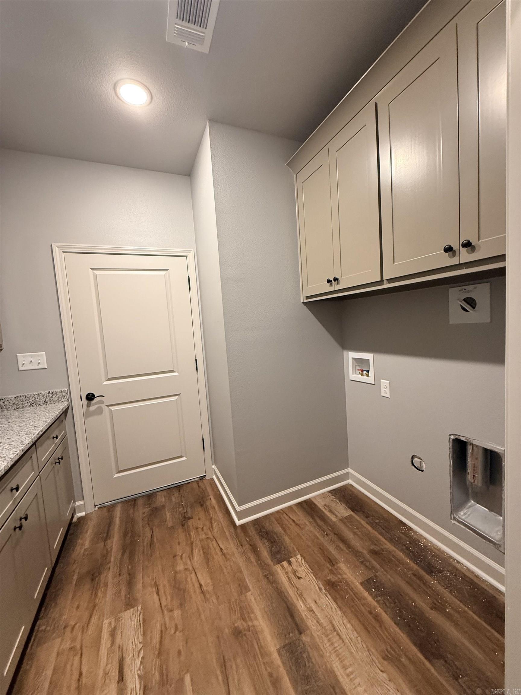 21364 Ashland  Hensley, AR