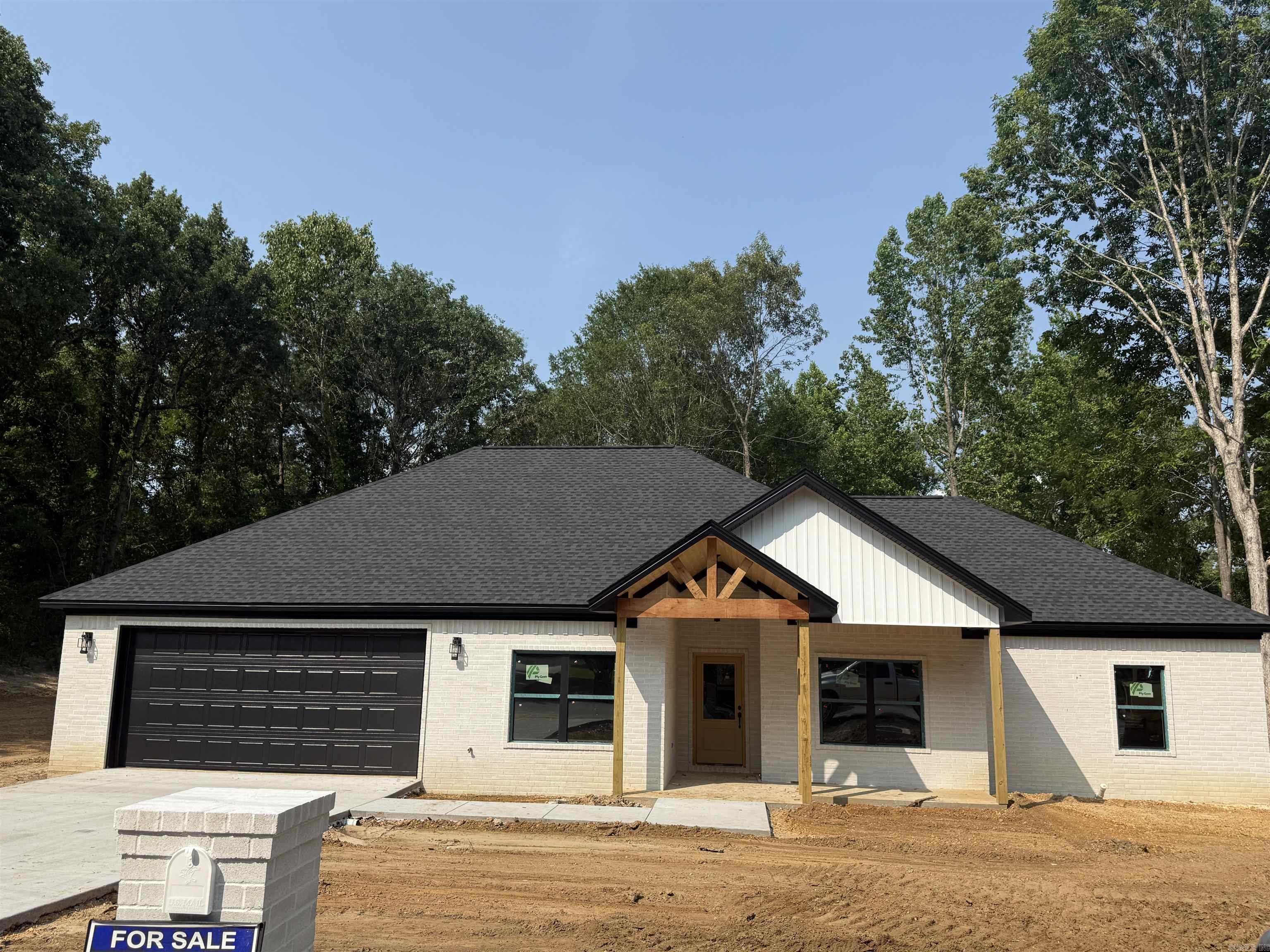 21364 Ashland  Hensley, AR