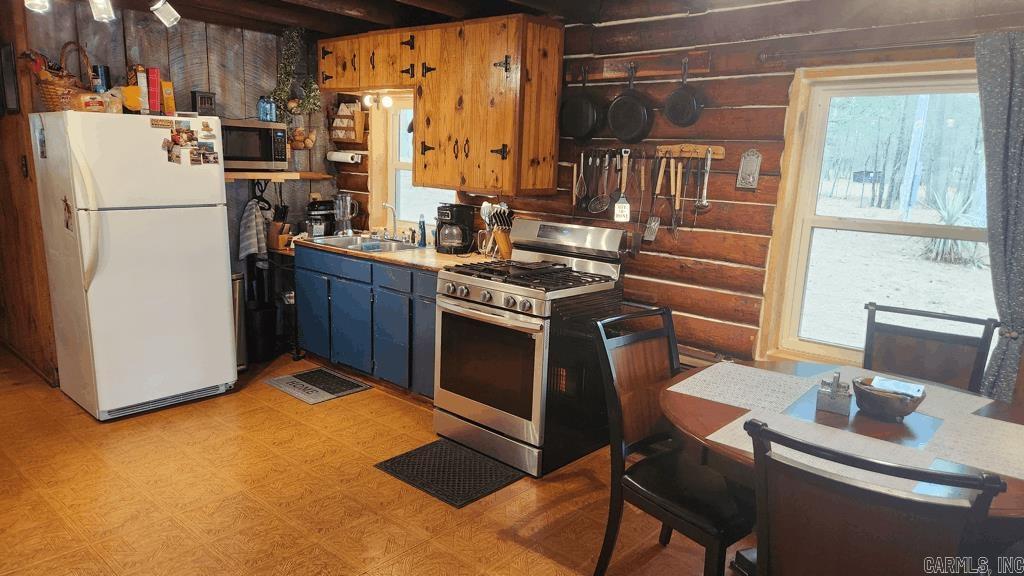 1775  Polk Rd 61  Mena, AR