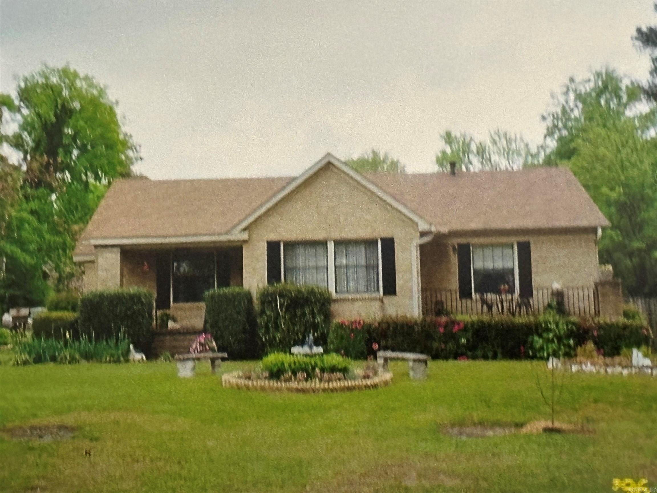 300 E Conway Benton, AR 72015