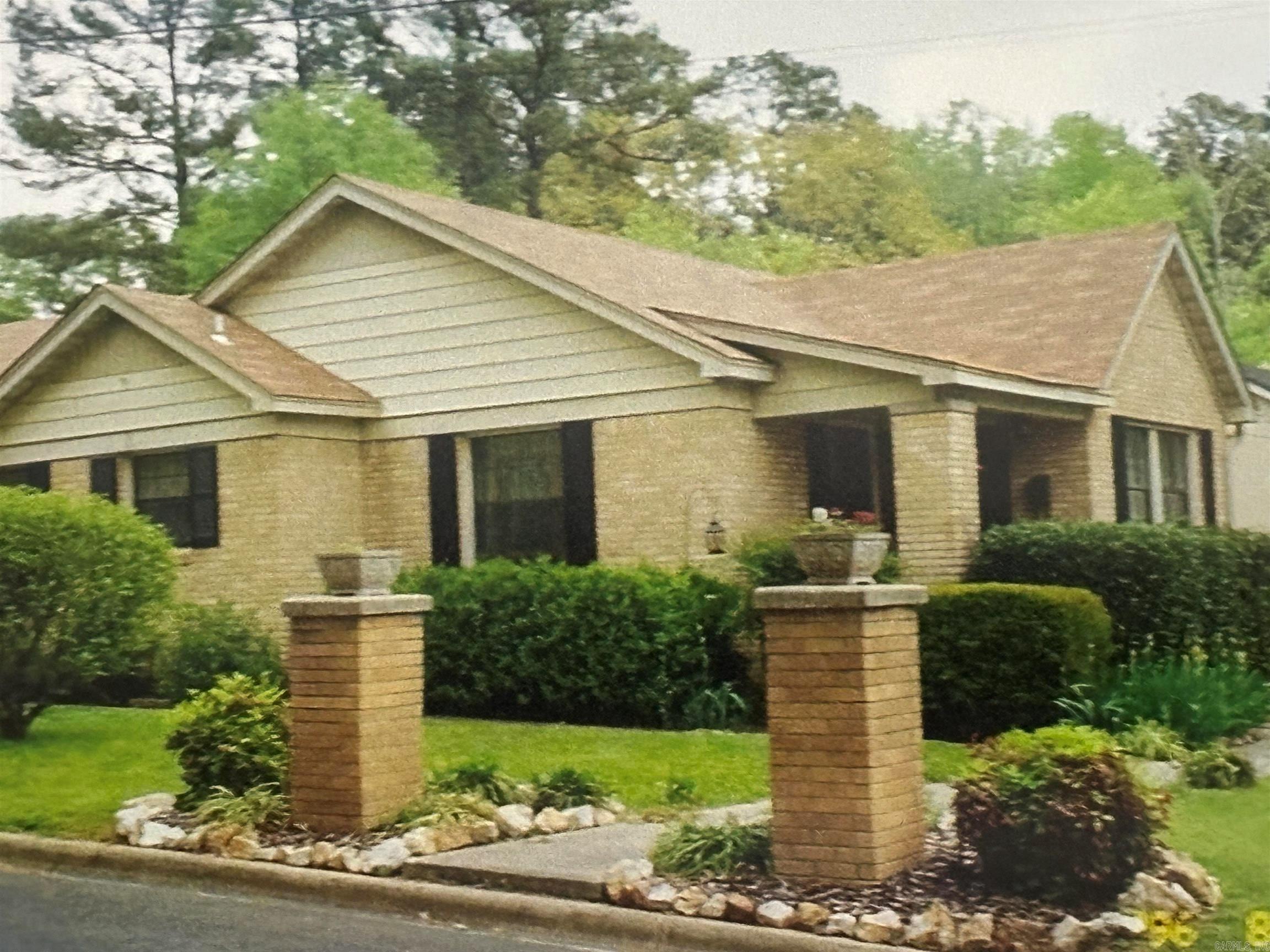 300 E Conway Benton, AR 72015
