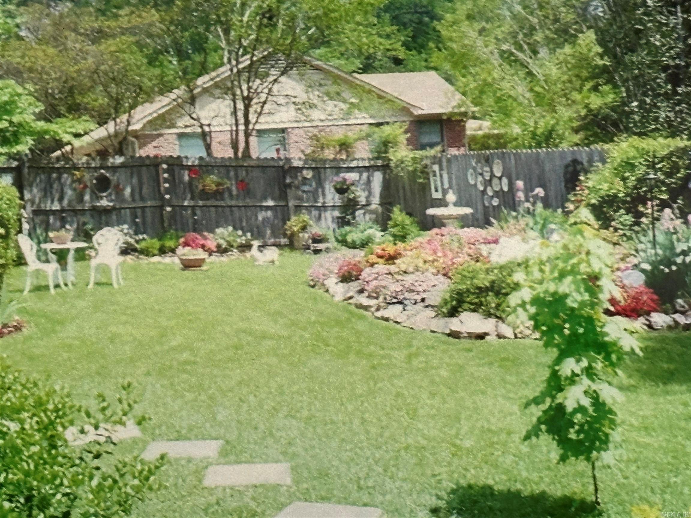 300 E Conway Benton, AR 72015