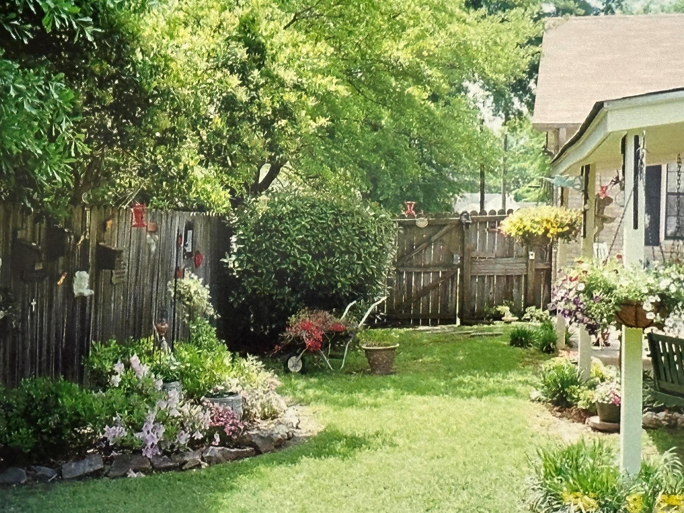 300 E Conway Benton, AR 72015