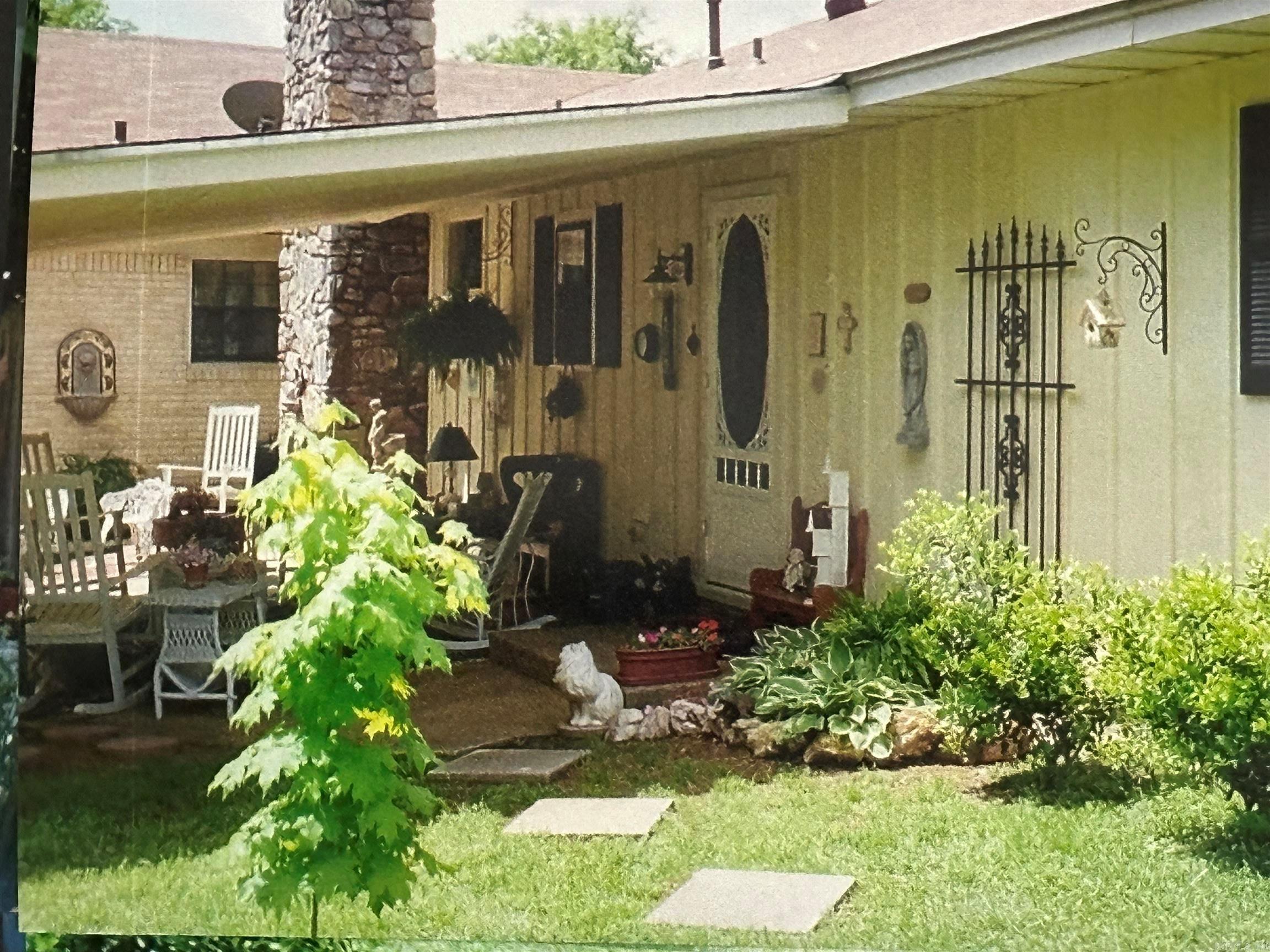 300 E Conway Benton, AR 72015