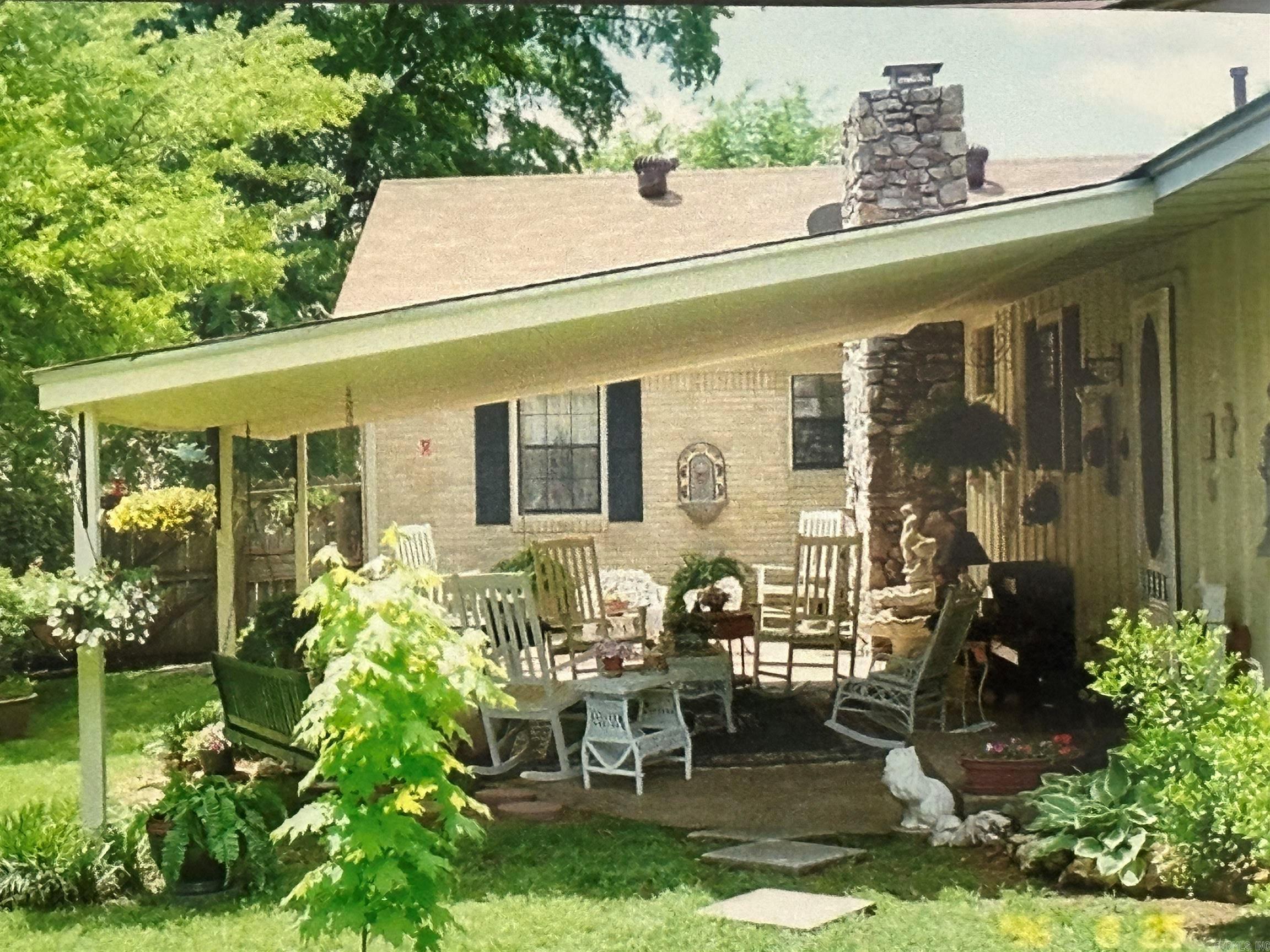 300 E Conway Benton, AR 72015