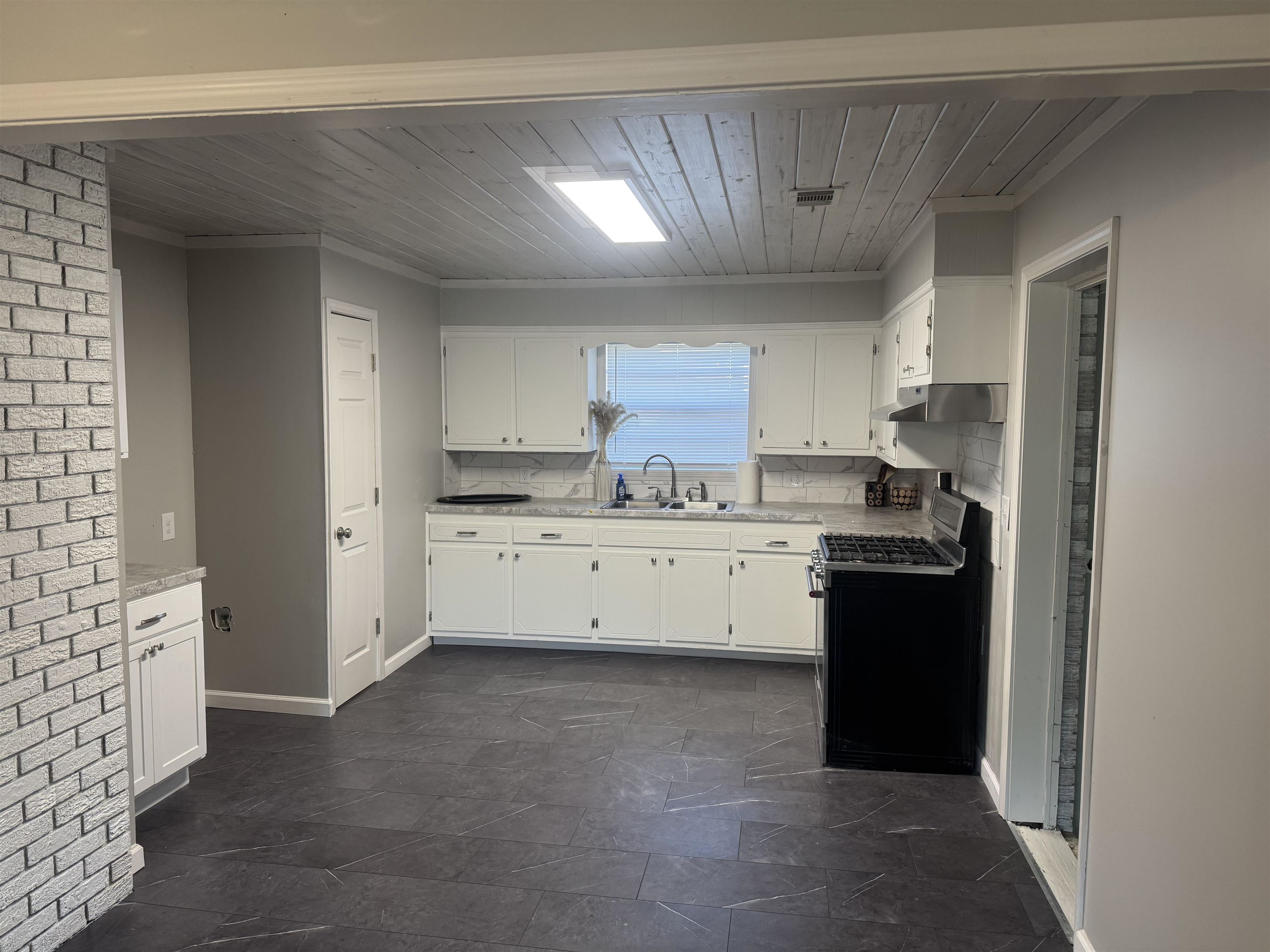 236  Crest Dr  Rector, AR