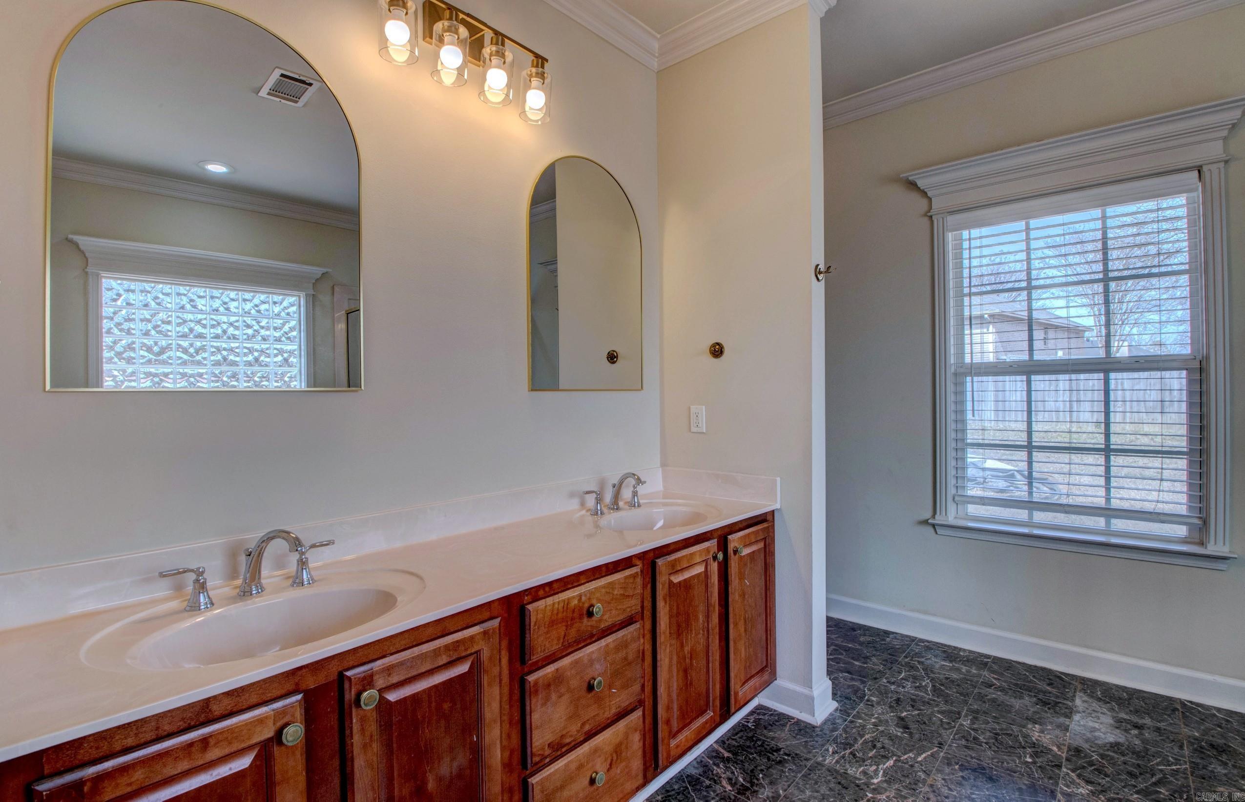 5  Grant Cove  Maumelle, AR