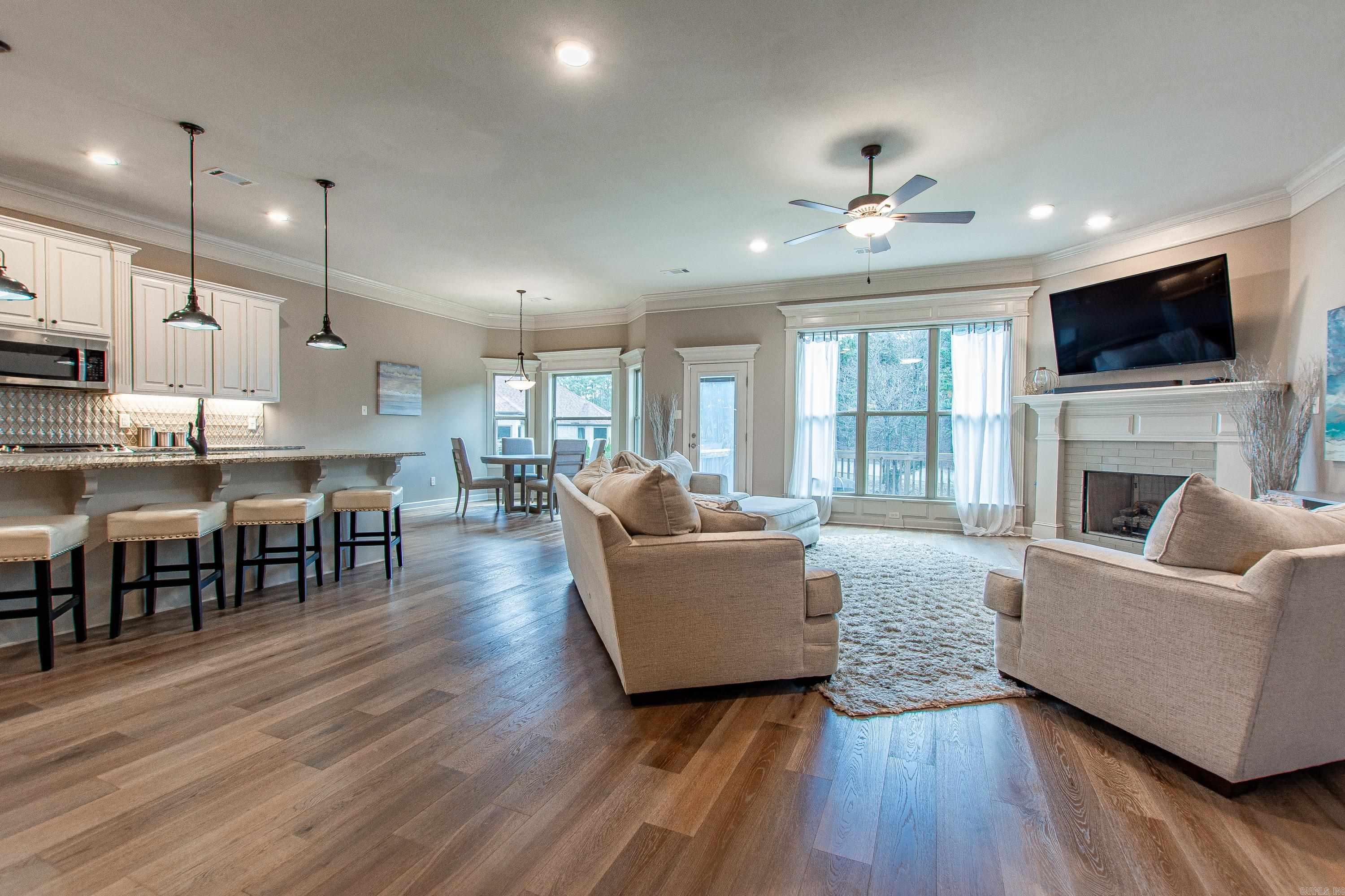 14  Majestic  Maumelle, AR