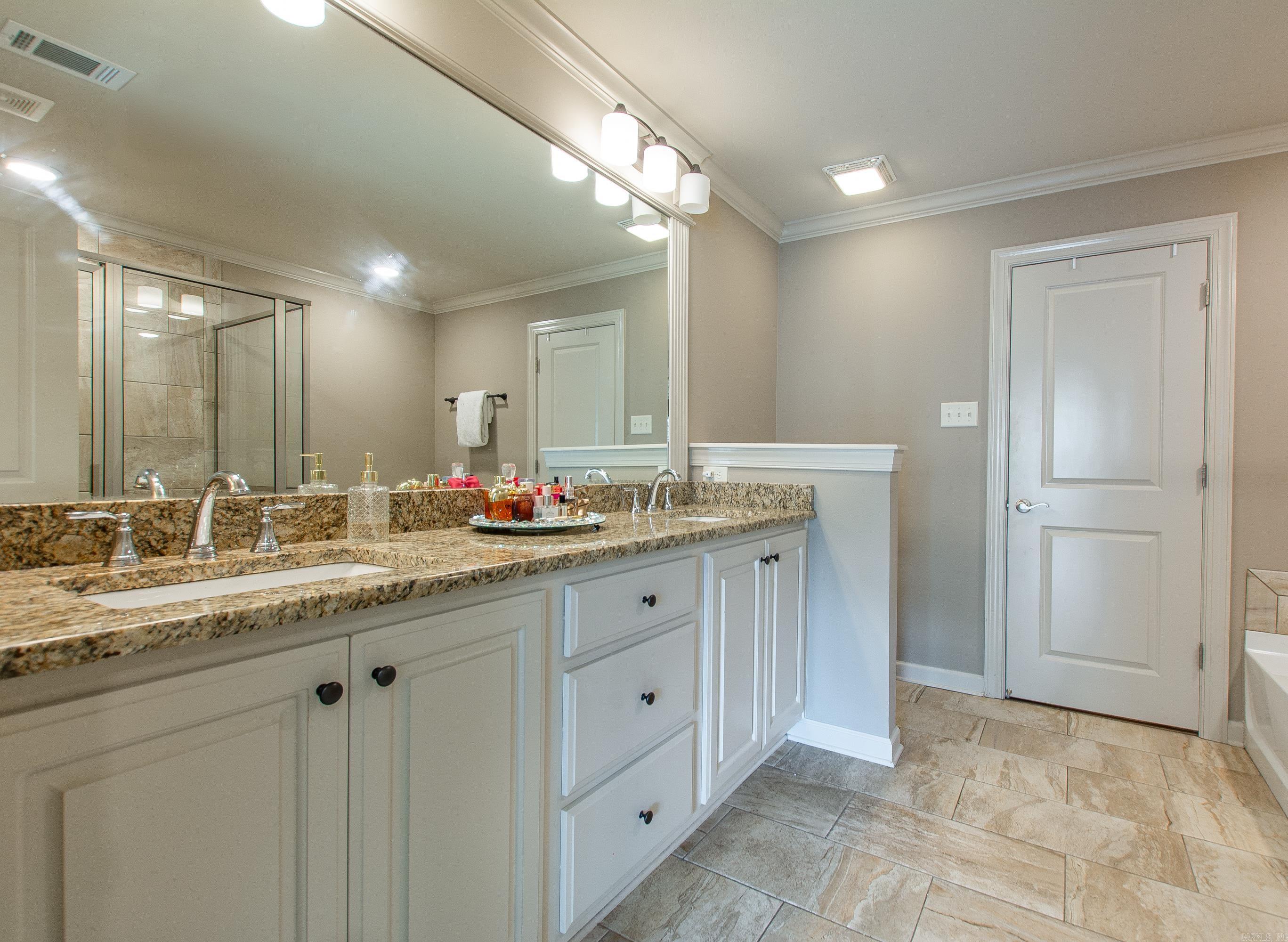 14  Majestic  Maumelle, AR