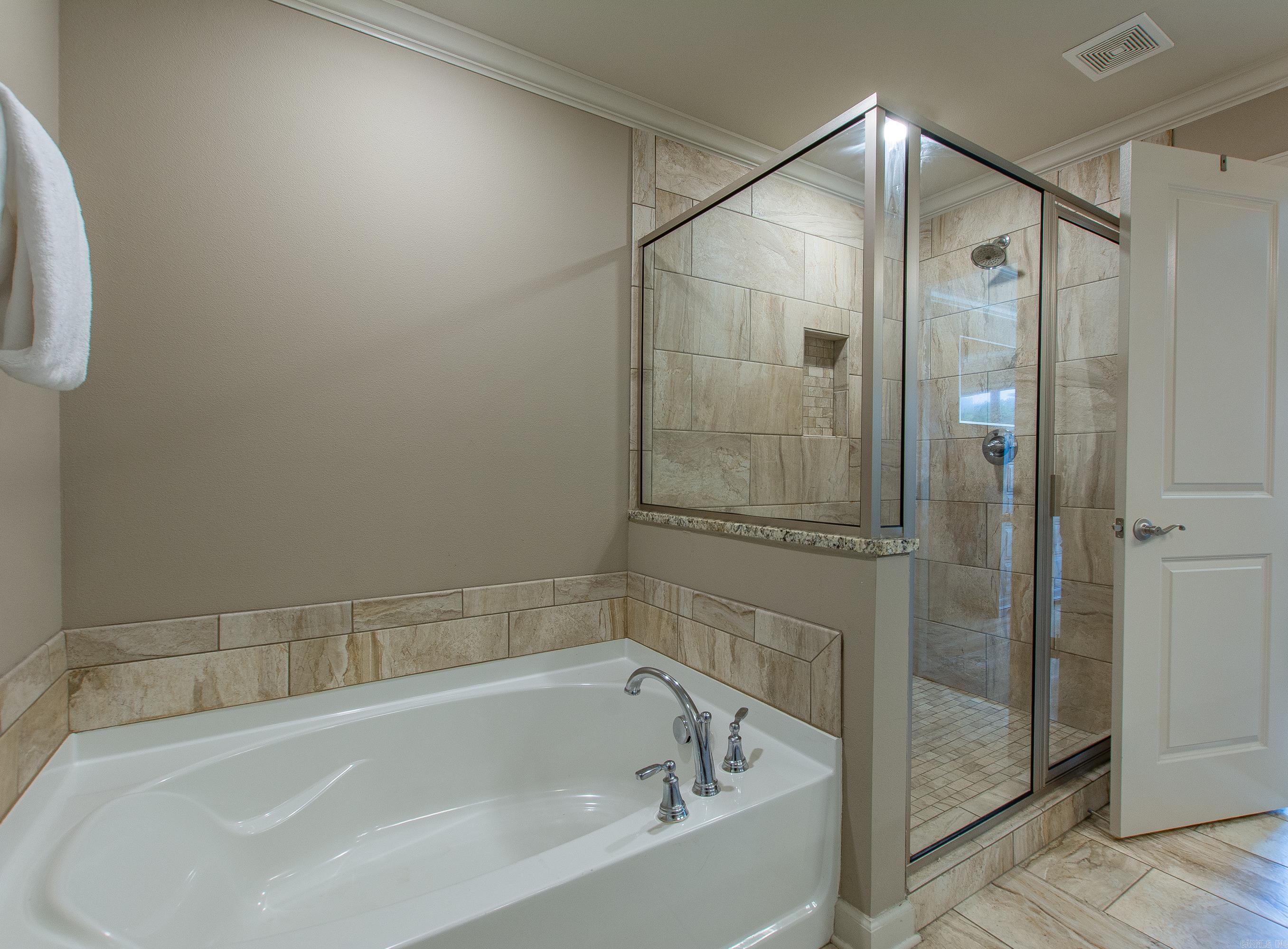 14  Majestic  Maumelle, AR