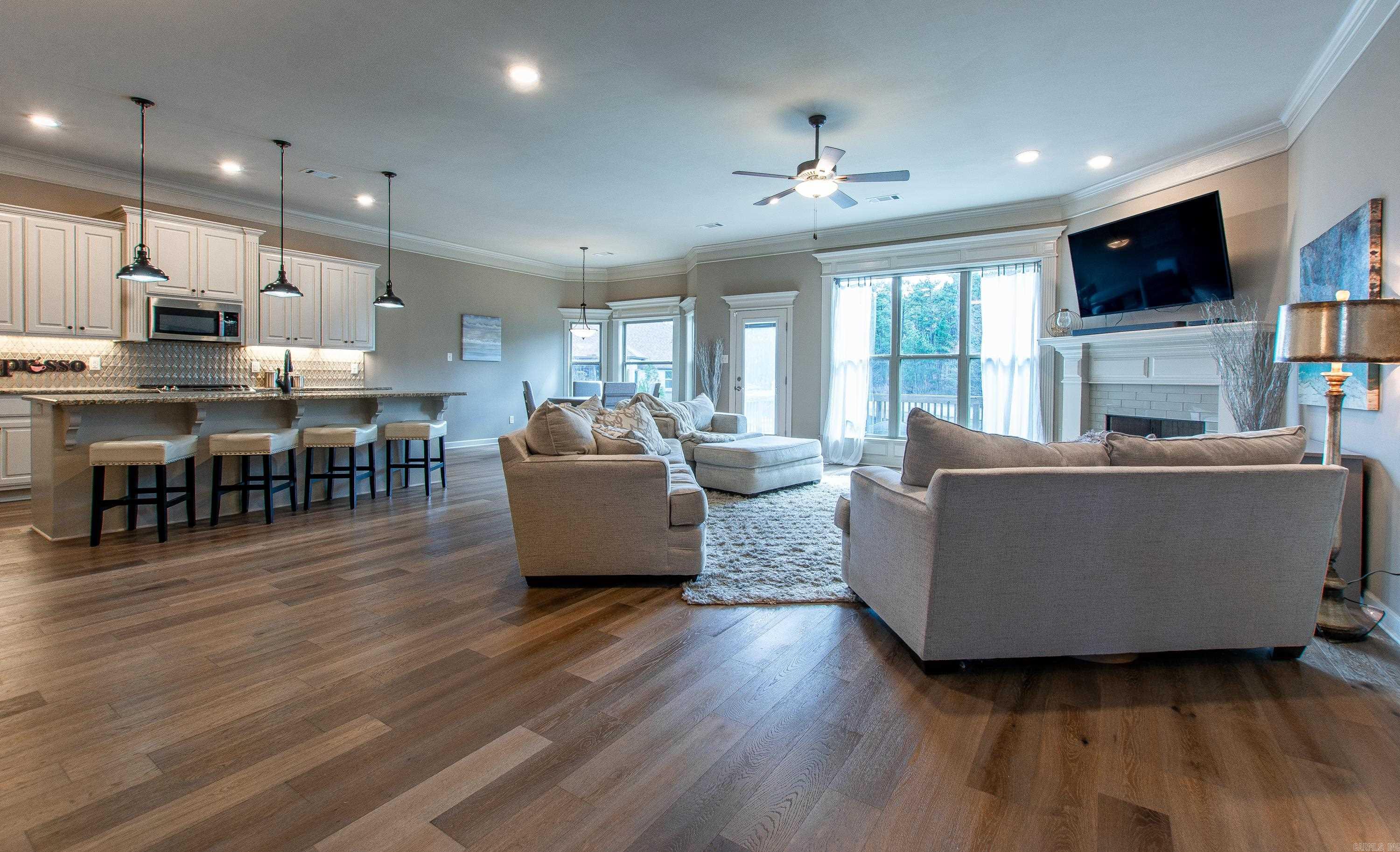 14  Majestic  Maumelle, AR