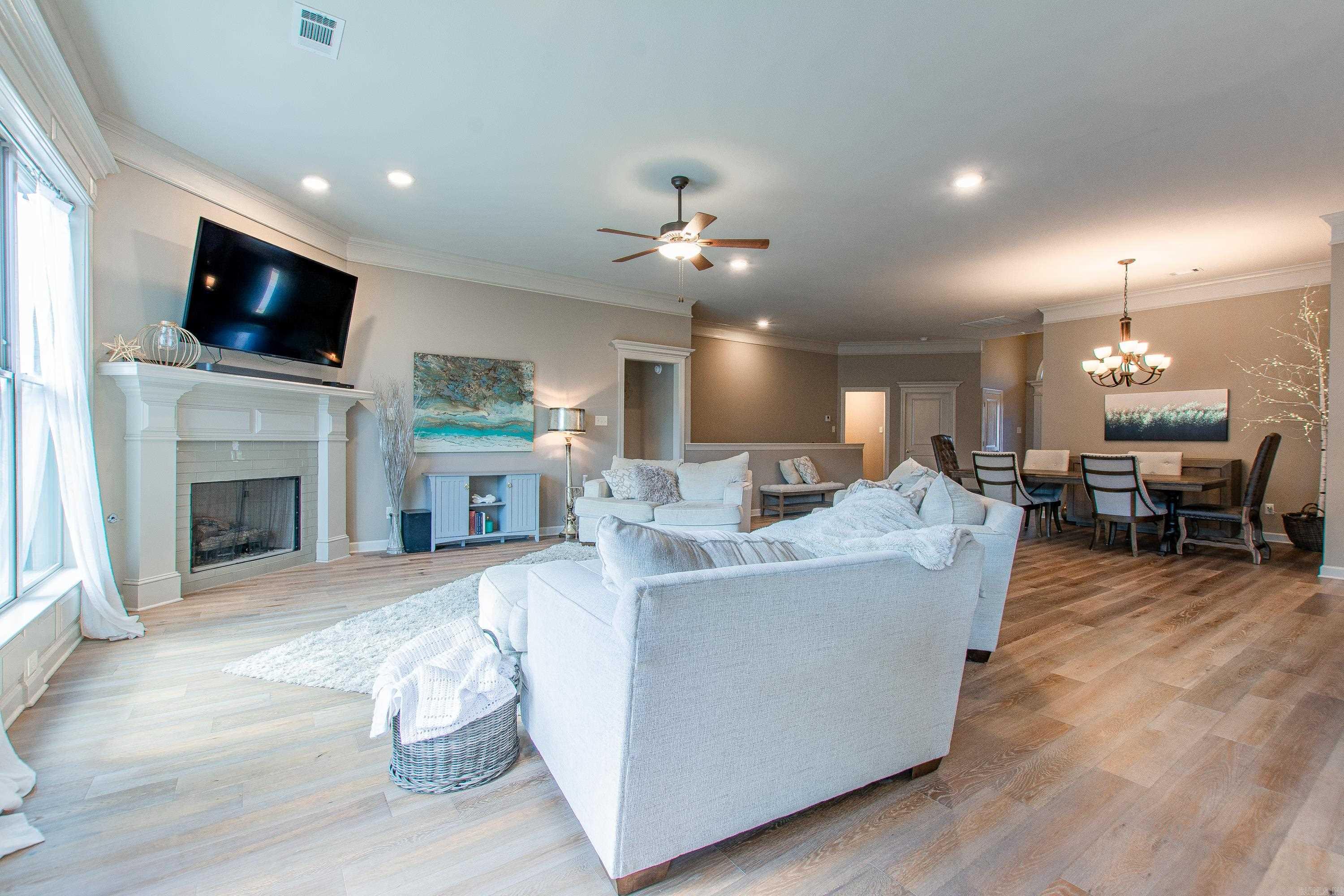 14  Majestic  Maumelle, AR